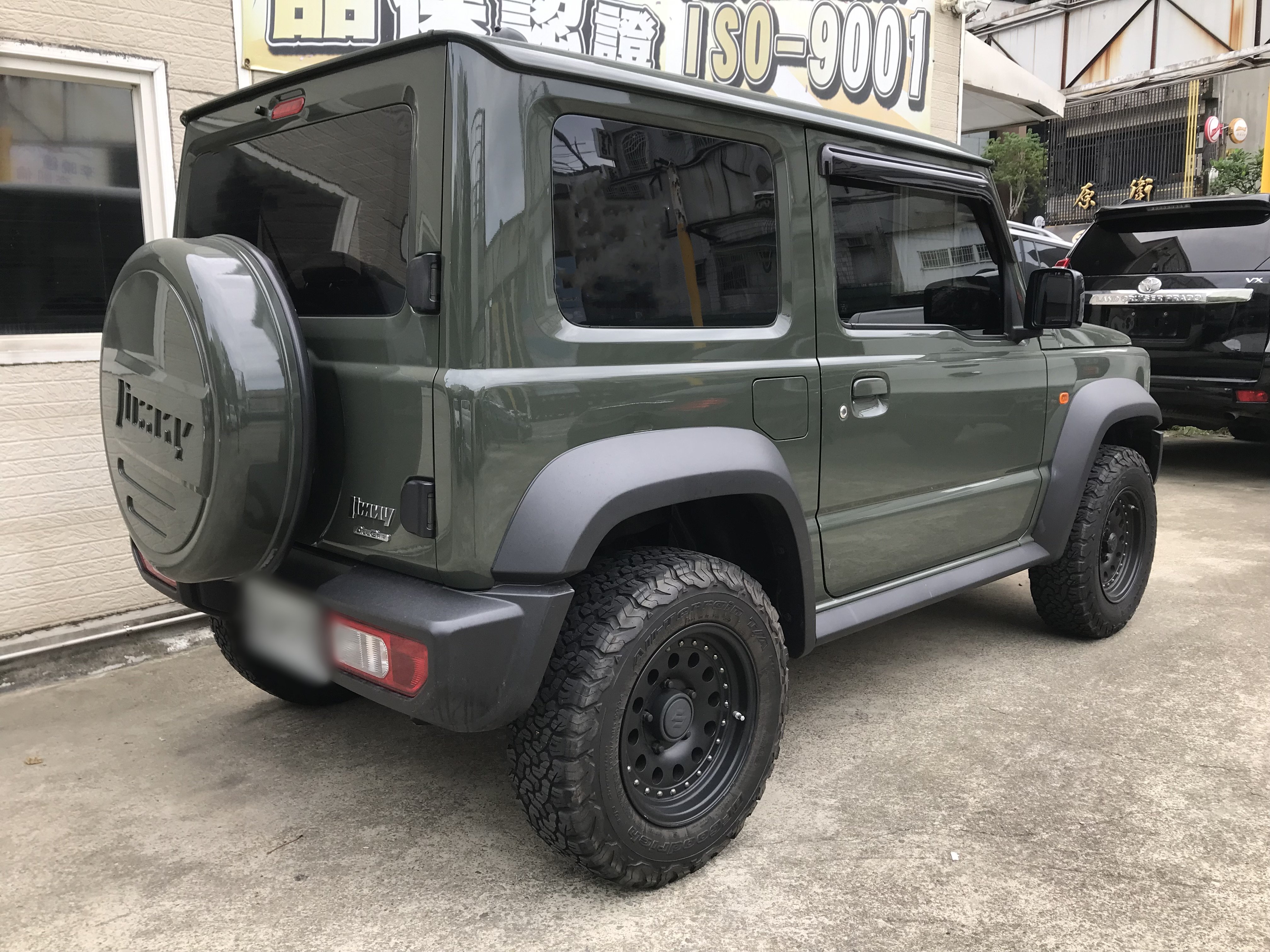 新吉米 2020 Suzuki Jimny 1.5 GLX 軍綠 #原鈑件 #越野輪框 #KO2 AT輪胎 #無越野 #無寮K #底盤無傷無鏽 ☎服務專線 : 0９80-558-999 LINE ID:Used-Cars 黃文遠  第2張相片