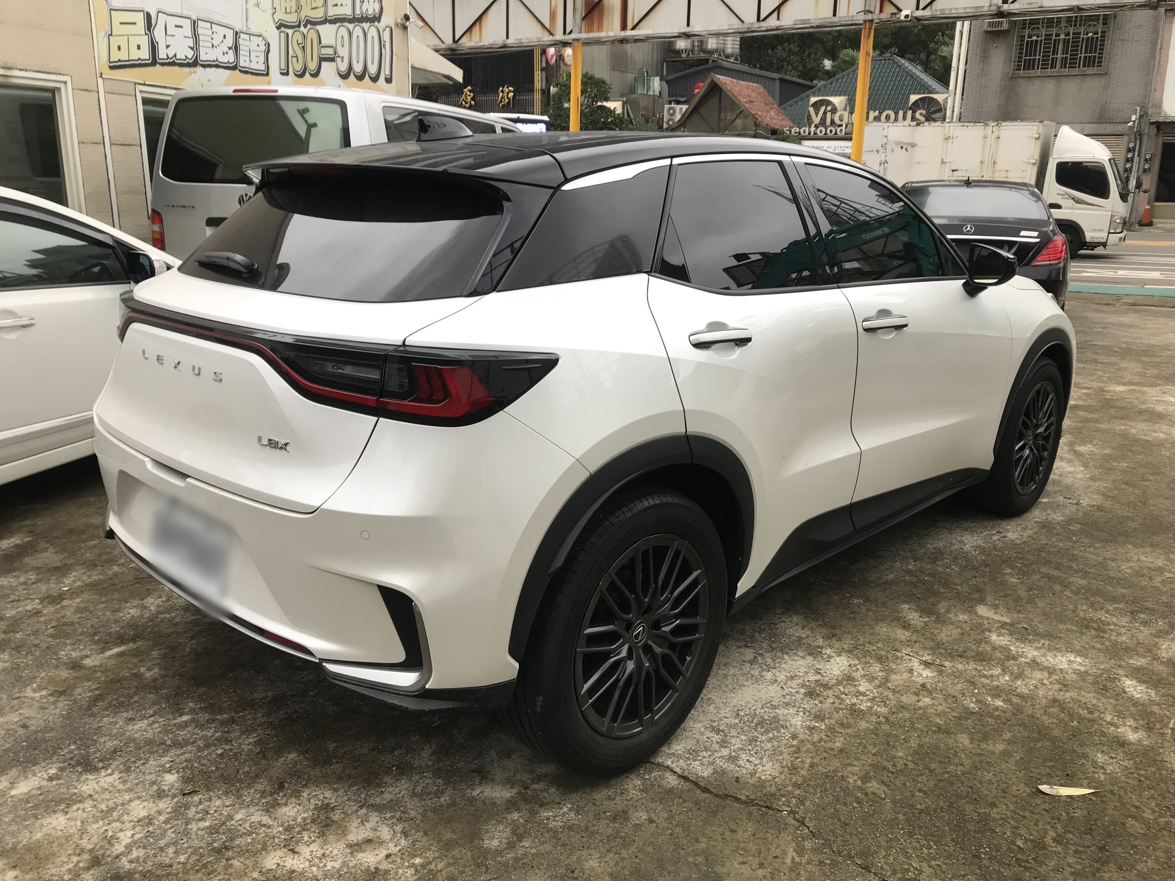 2024 Lexus 凌志 LBX Cool 豪華小型休旅車 #一手女用 #車庫車 #原鈑件 #原廠保固中 ☎服務專線 : 0９80-558-999 LINE ID:Used-Cars 黃文遠  第2張相片