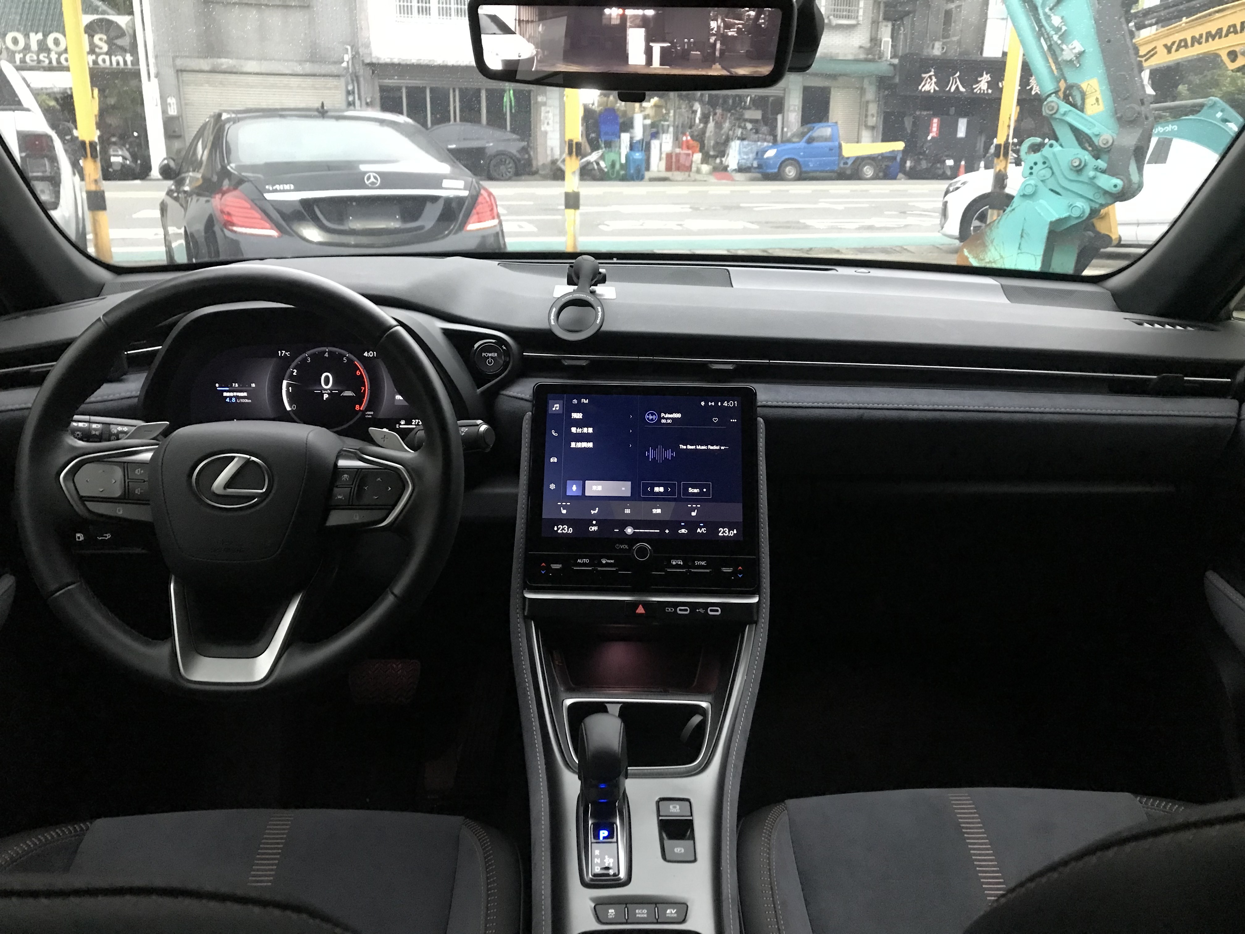 2024 Lexus 凌志 LBX Cool 豪華小型休旅車 #一手女用 #車庫車 #原鈑件 #原廠保固中 ☎服務專線 : 0９80-558-999 LINE ID:Used-Cars 黃文遠  第5張相片