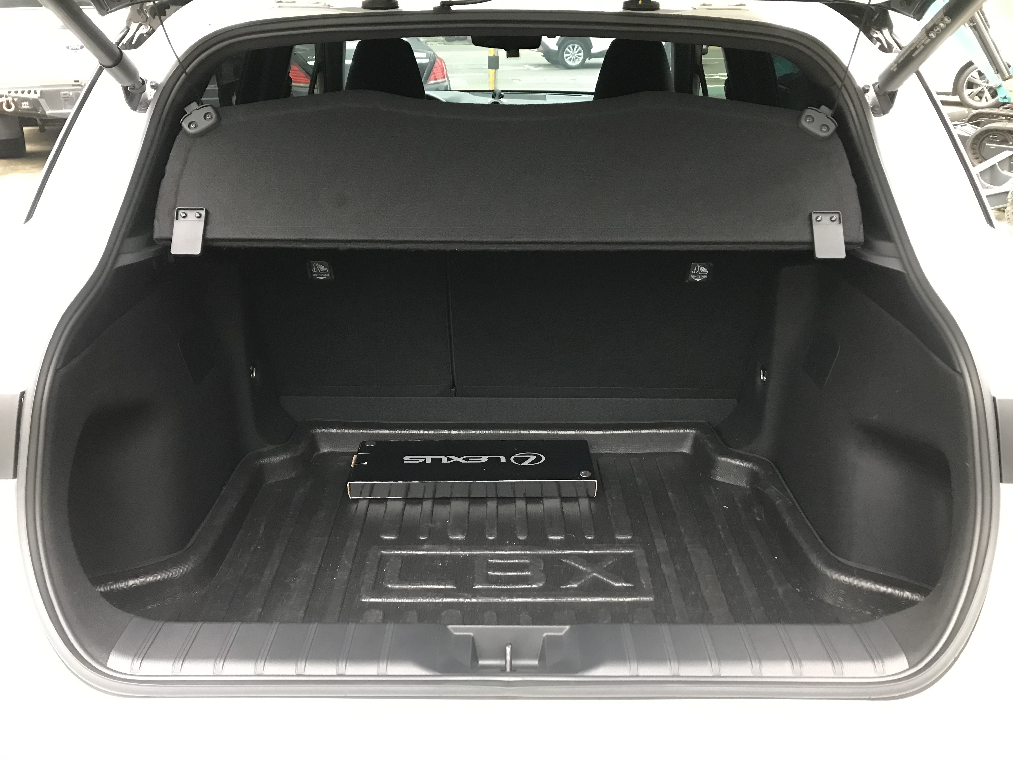 2024 Lexus 凌志 LBX Cool 豪華小型休旅車 #一手女用 #車庫車 #原鈑件 #原廠保固中 ☎服務專線 : 0９80-558-999 LINE ID:Used-Cars 黃文遠  第13張相片