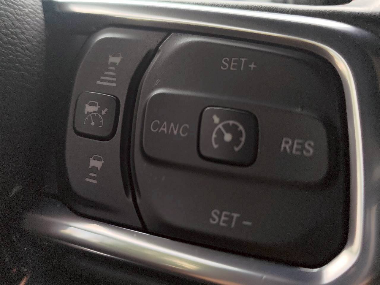 吉普/角鬥士/皮卡 2021 Jeep Gladiator JT Rubicon Pickup 3.6汽油 ACC ☎服務專線:0９80-558-999 LINE ID:Used-Cars 黃文遠  第7張相片