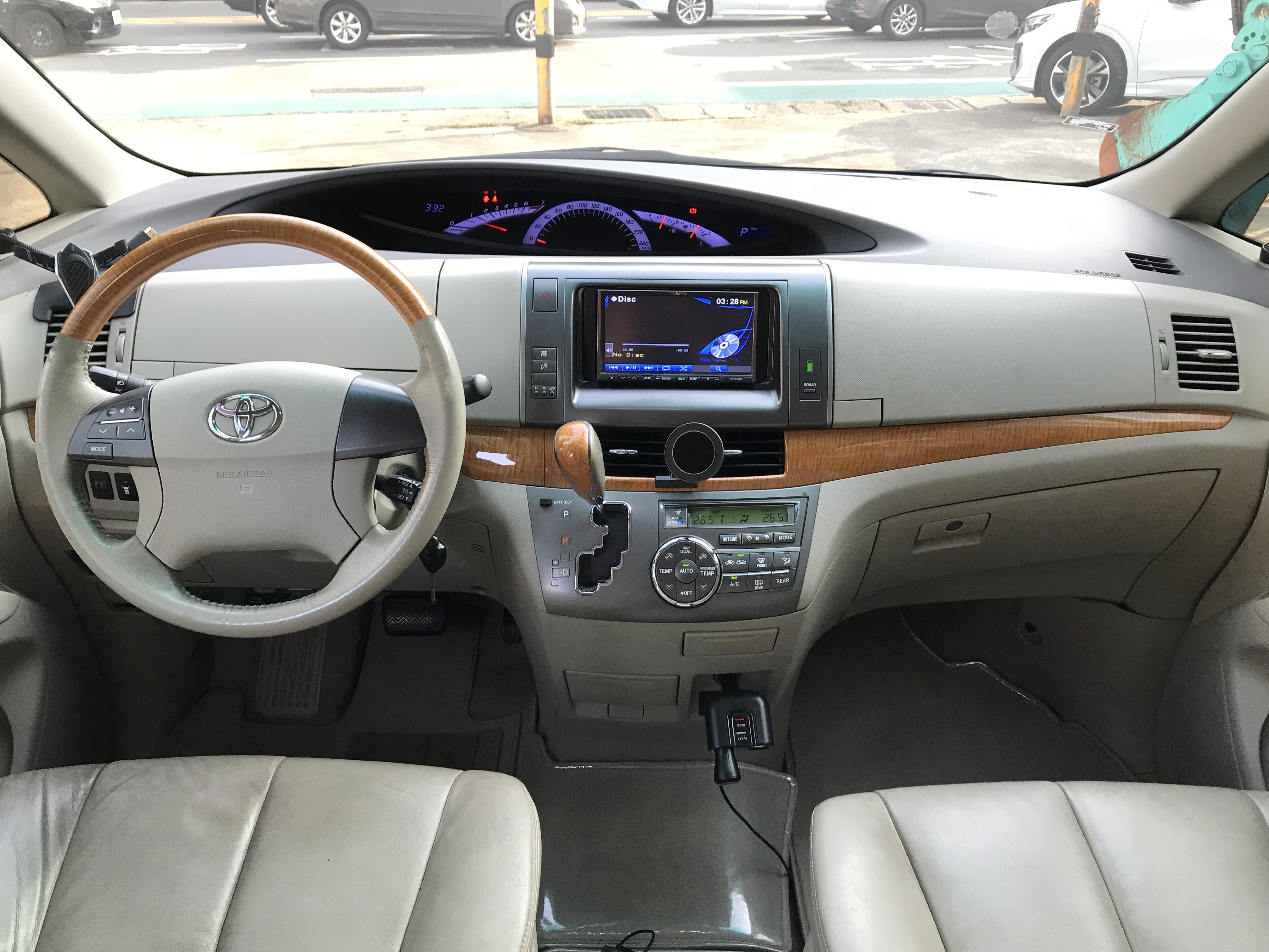 2012 Toyota Previa 2.4 原廠保養 7人座 一手車 車庫車 多功能休旅車 ☎服務專線 : 0９80-558-999 LINE ID:Used-Cars 黃文遠  第6張相片