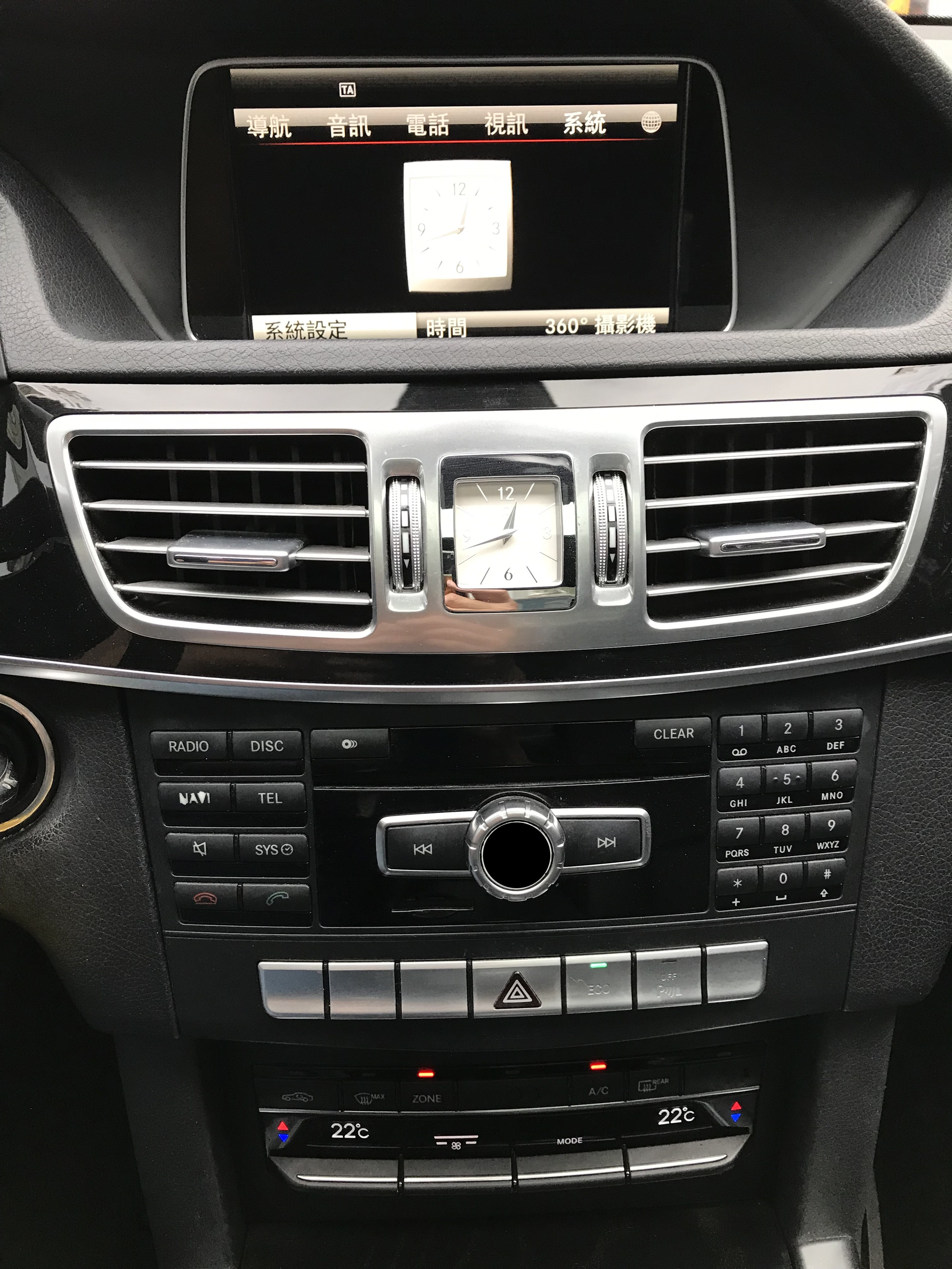 小改款 2015 M-Benz E-Class Sedan E200 Avantgarde 總代理一手車 原鈑件車庫車 ☎ : 0９80-558-999 LINE ID:Used-Cars 黃文遠  第5張相片