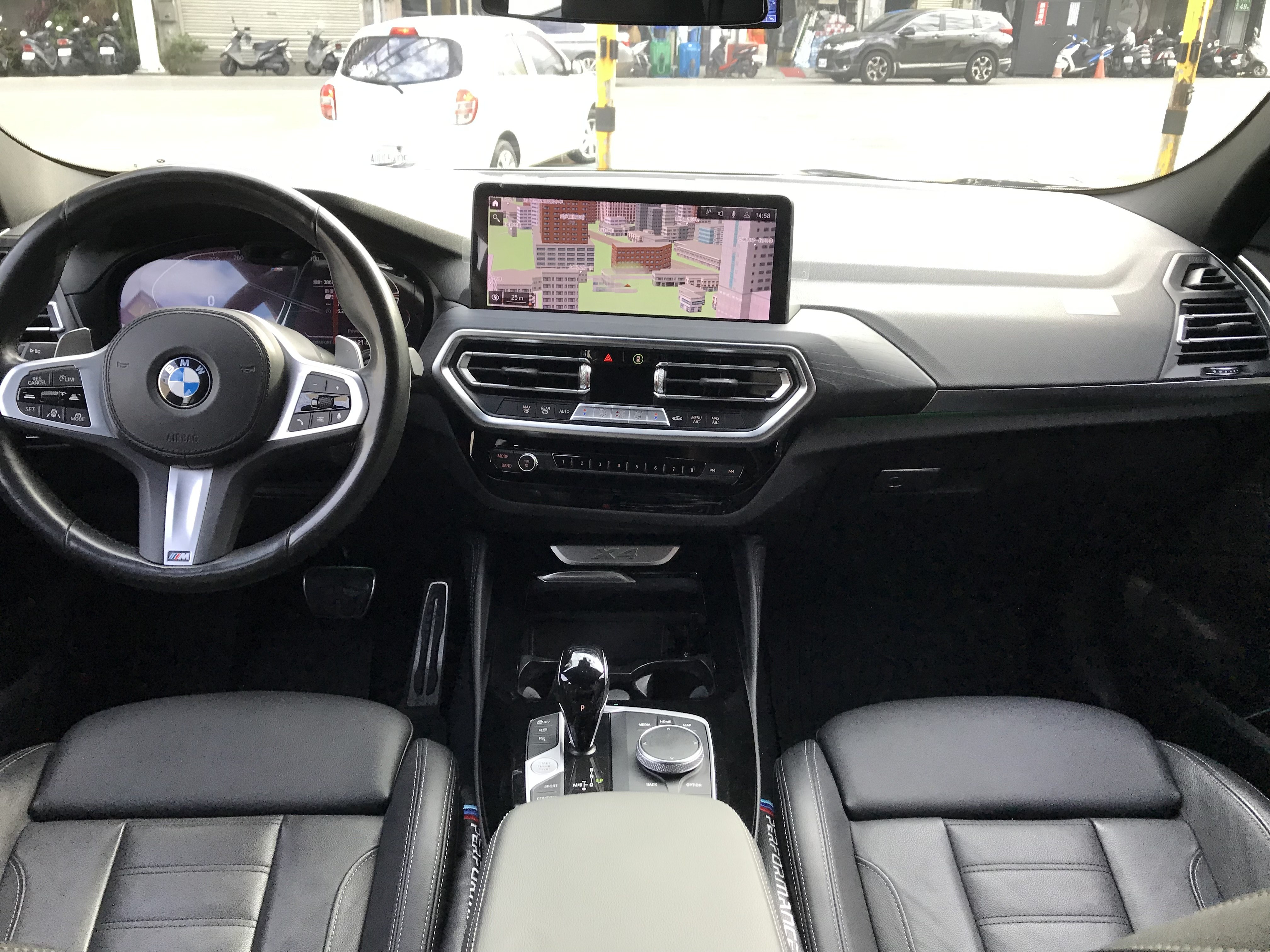 2022 BMW X4 xDrive30i M Sport 小改款輕油電 一手車 車庫車 原鈑件 僅跑3萬 剛原廠保養完 ☎ : 0980-558-999 LINE ID:Used-Cars 黃文遠  第5張相片
