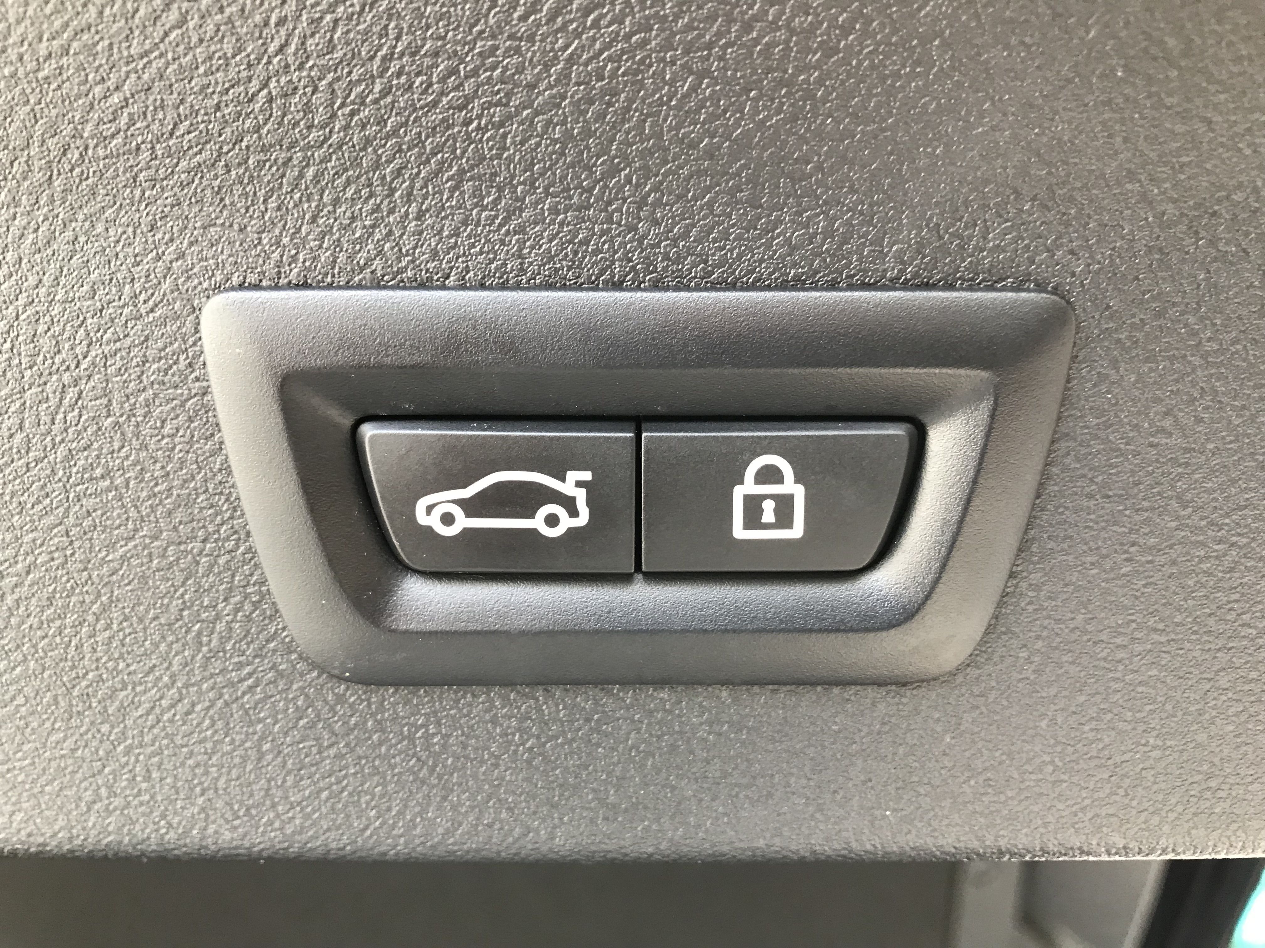 2022 BMW X4 xDrive30i M Sport 小改款輕油電 一手車 車庫車 原鈑件 僅跑3萬 剛原廠保養完 ☎ : 0980-558-999 LINE ID:Used-Cars 黃文遠  第15張相片