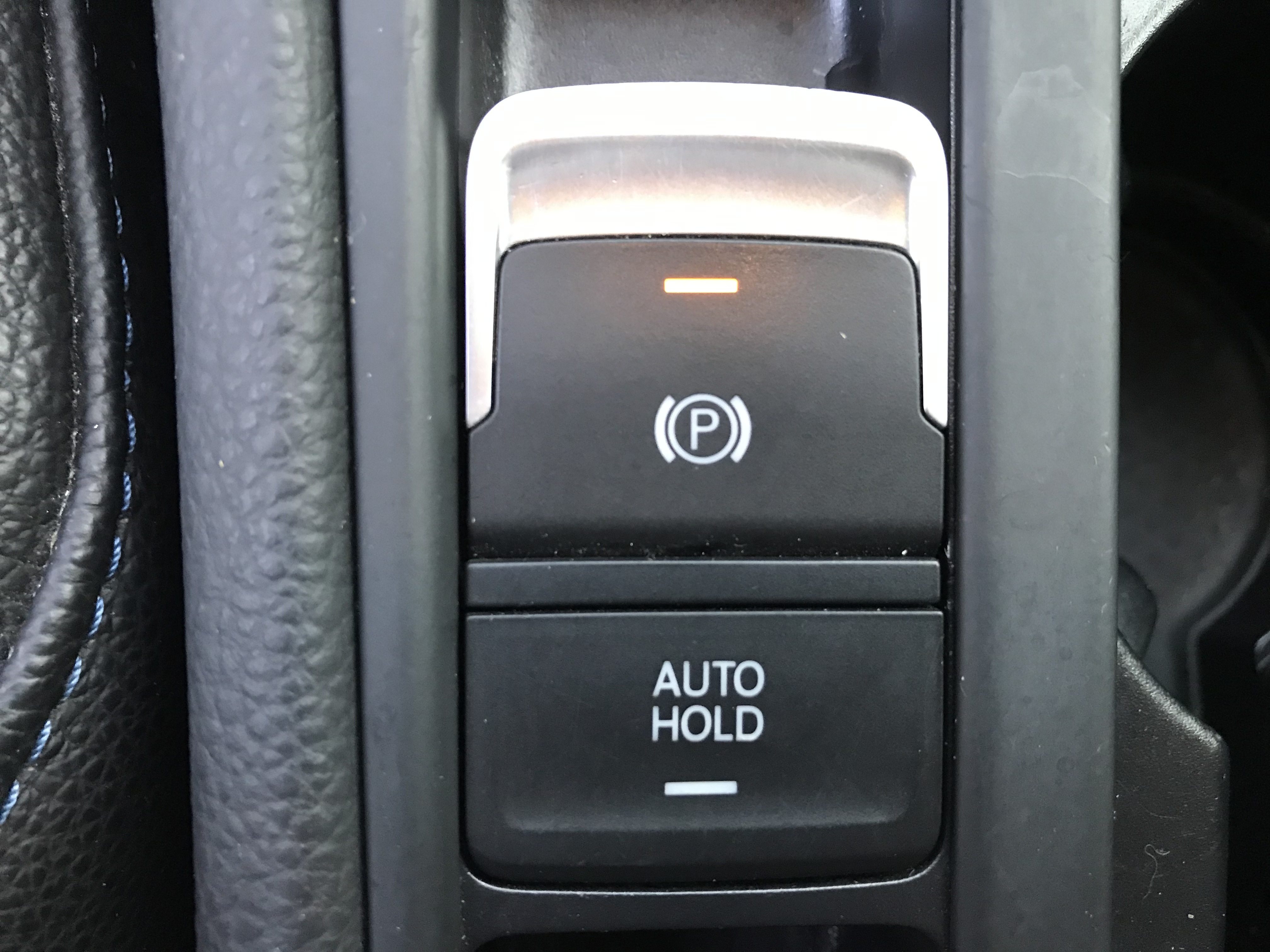 2013 Volkswagen 福斯 Golf(NEW) 1.2 TSI 媽媽接送孩子的安全選擇 僅跑10萬 一手車 ☎服務專線 : 0９80-558-999 LINE ID:Used-Cars 黃文遠  第8張相片