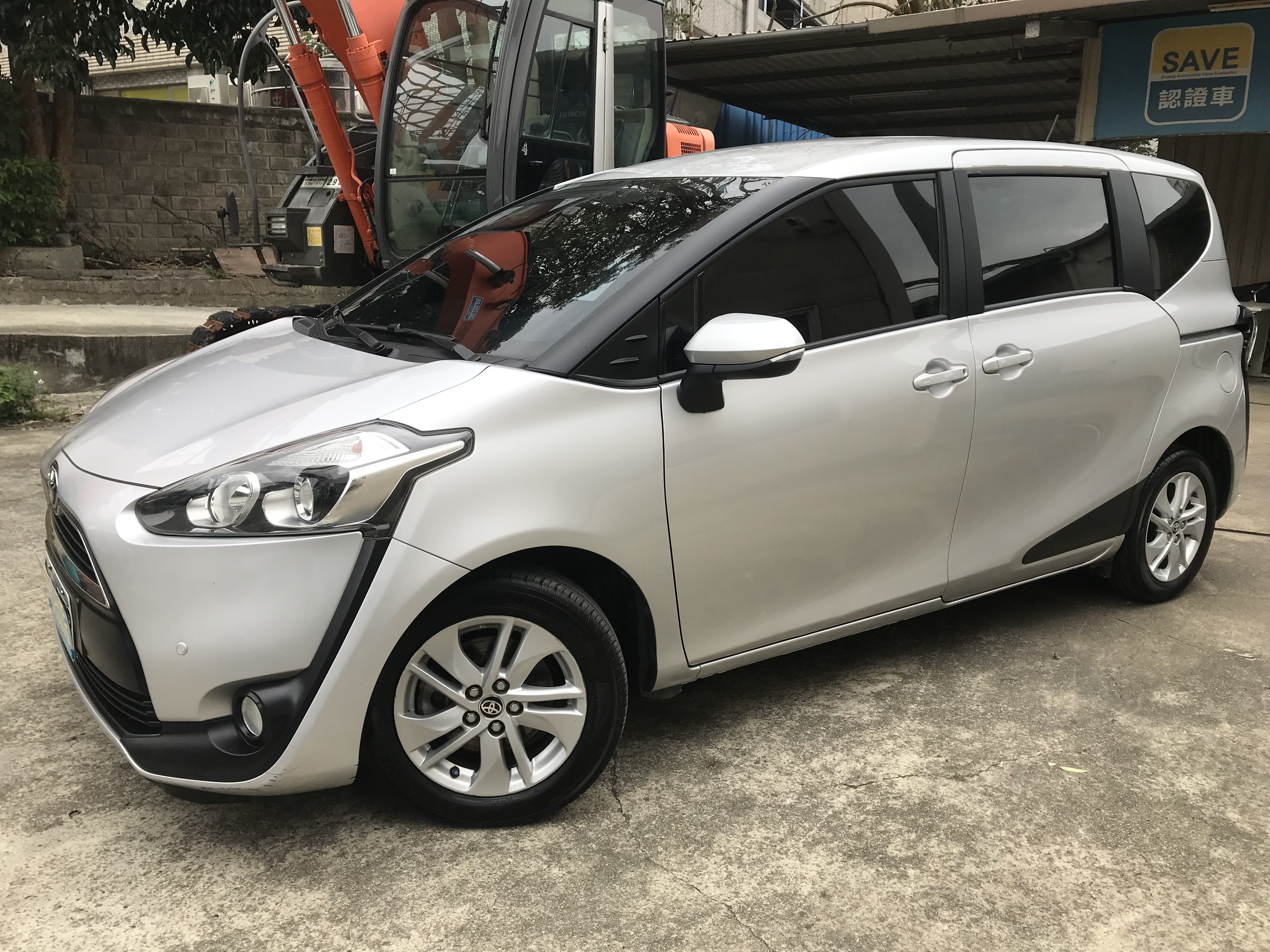 2018 Toyota Sienta 喜恩塔 1.5 小型多功能休旅車 #一手車 #原廠保養 #客貨2用 ☎服務專線 : 0９80-558-999 LINE ID:Used-Cars 黃文遠  第1張相片