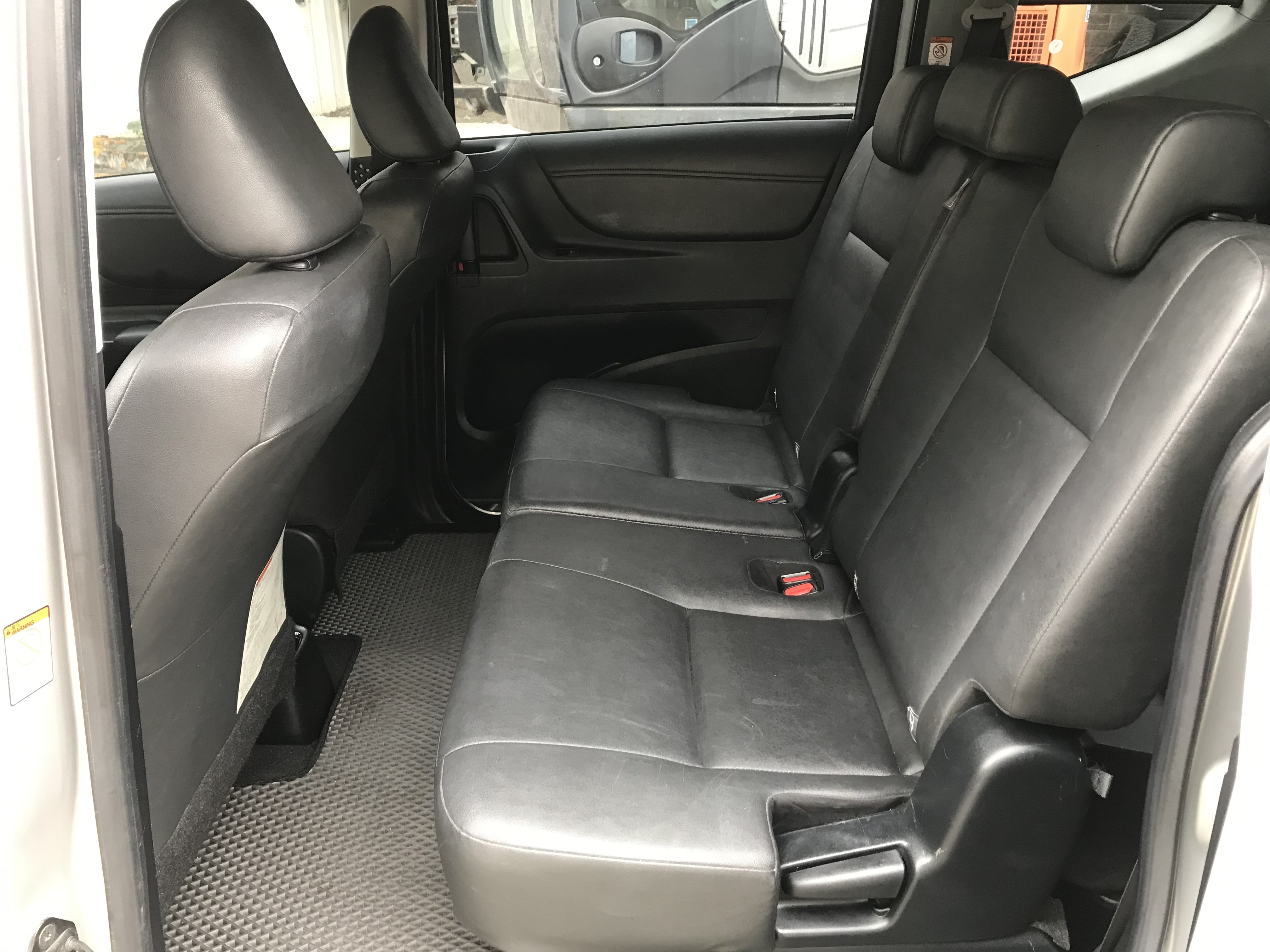 2018 Toyota Sienta 喜恩塔 1.5 小型多功能休旅車 #一手車 #原廠保養 #客貨2用 ☎服務專線 : 0９80-558-999 LINE ID:Used-Cars 黃文遠  第4張相片