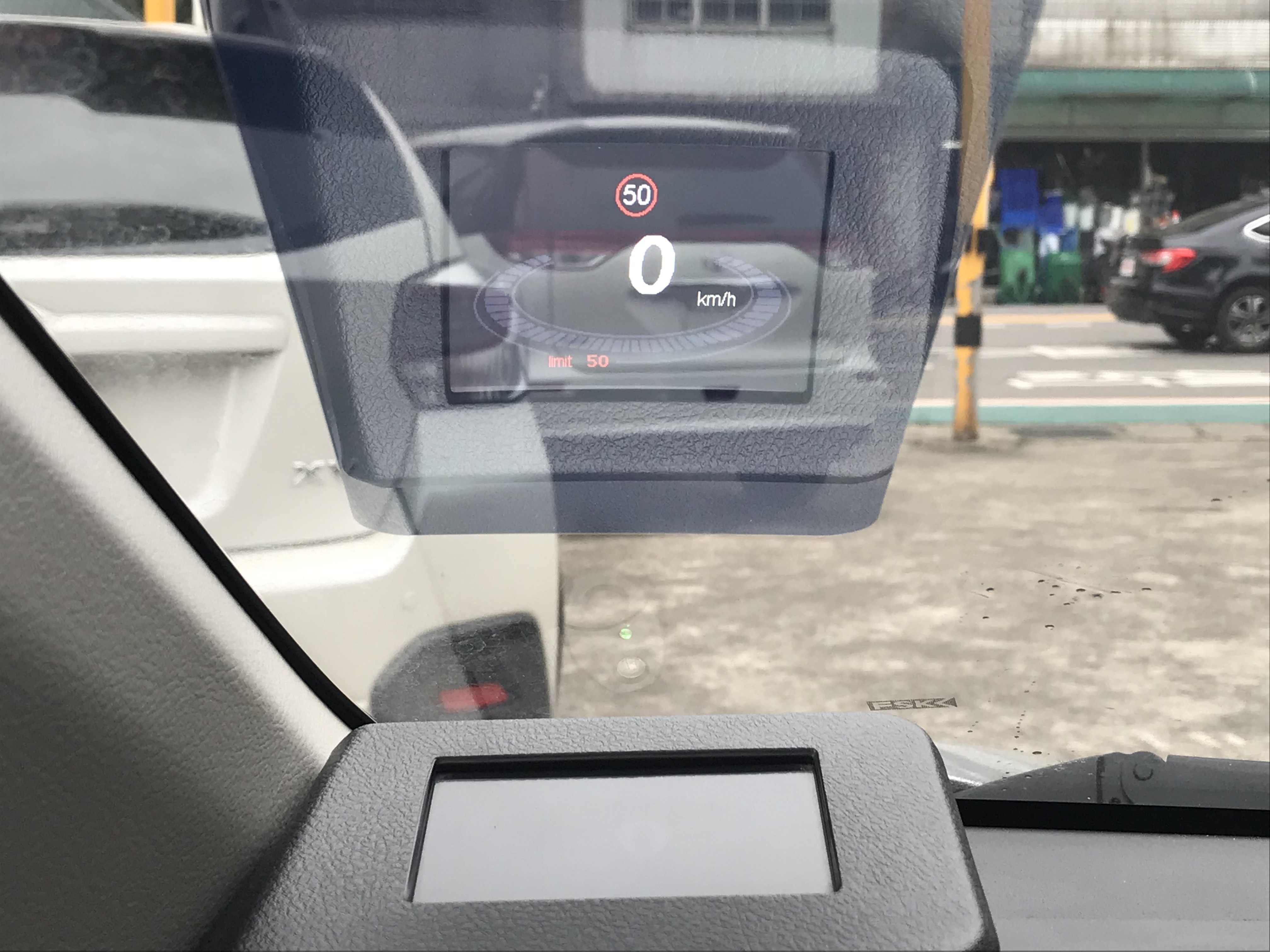 2018 Toyota Sienta 喜恩塔 1.5 小型多功能休旅車 #一手車 #原廠保養 #客貨2用 ☎服務專線 : 0９80-558-999 LINE ID:Used-Cars 黃文遠  第13張相片