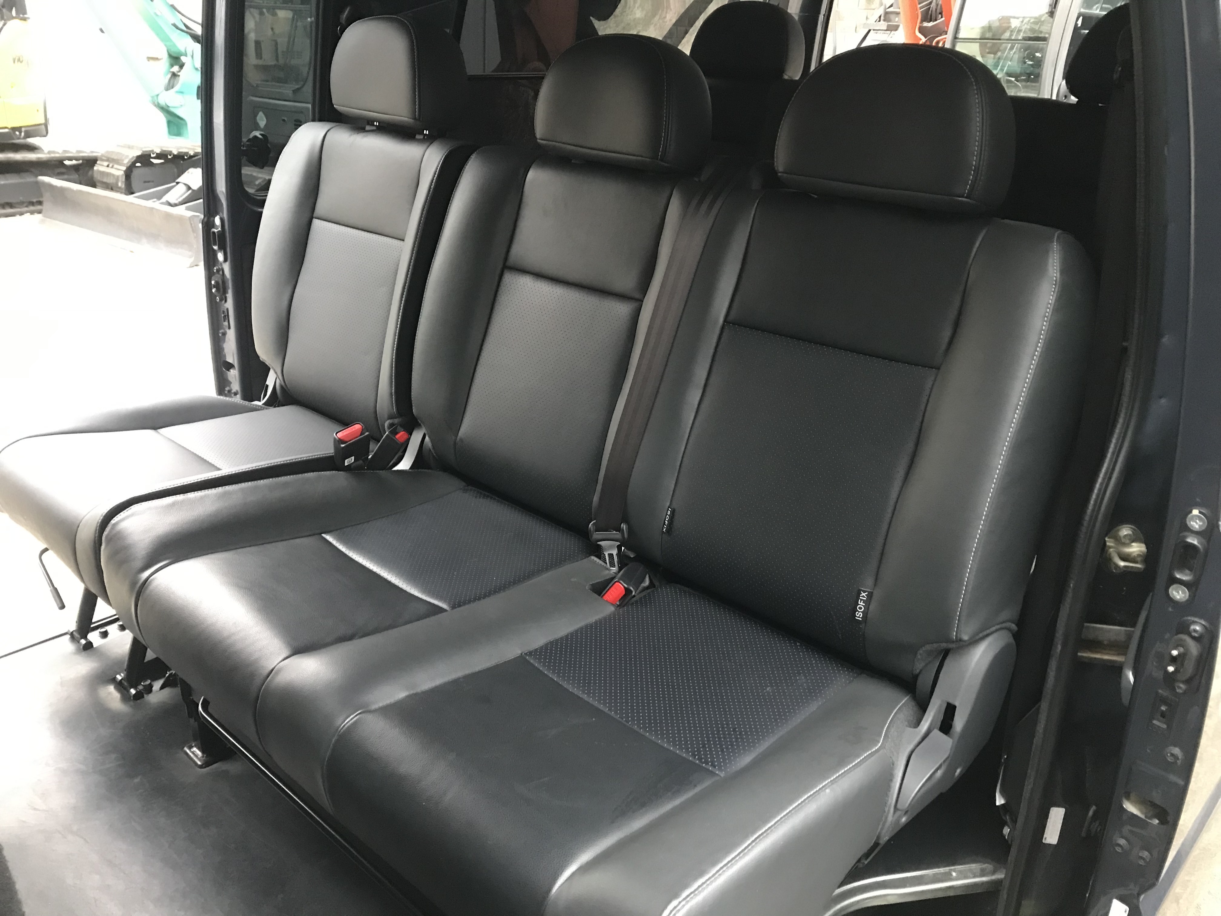 2021 中華 Delica 得利卡 廂車 #8人座 #自排 #僅跑2萬 #一手車 #全車原鈑 #里程保證 #內外如新 ☎服務專線 : 0９80-558-999 LINE ID:Used-Cars 黃文遠  第3張相片