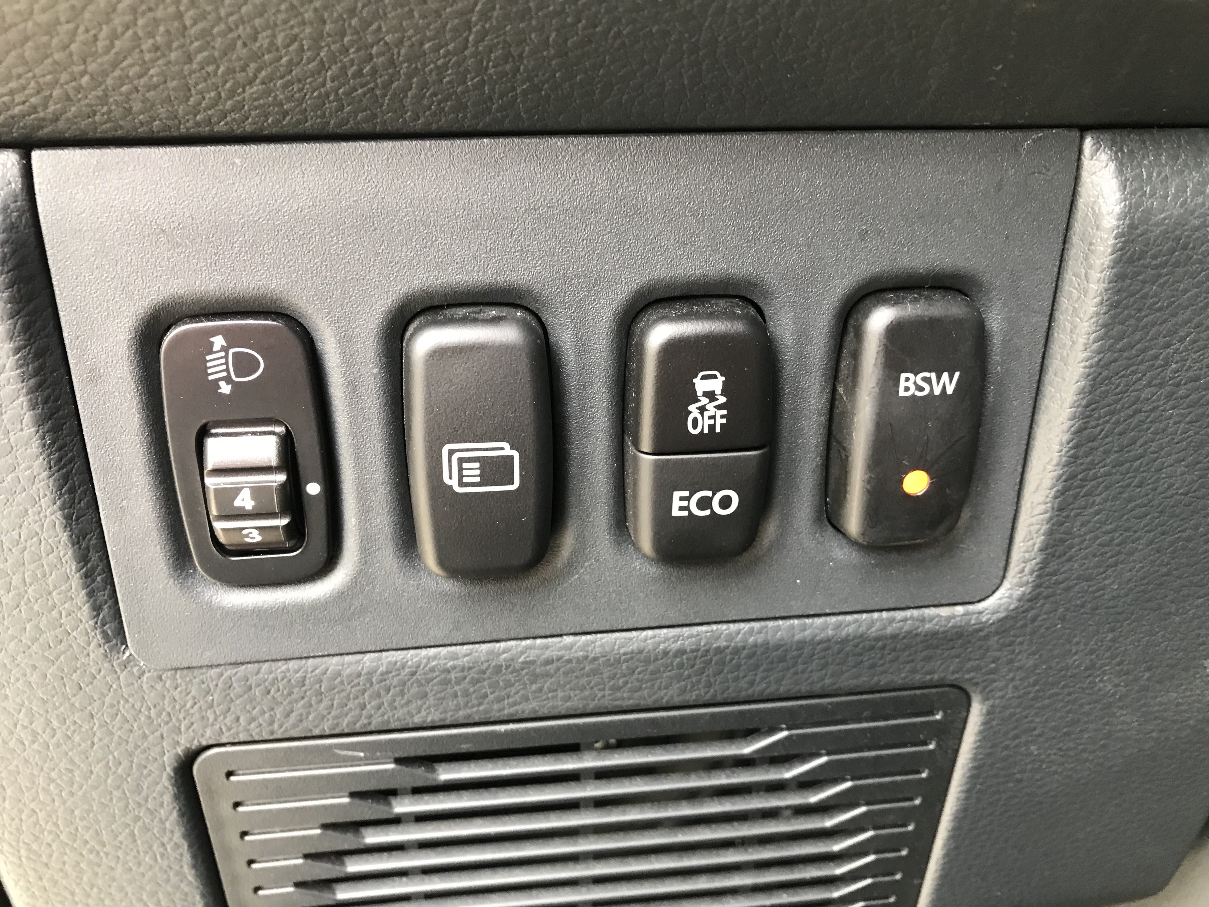 2021 中華 Delica 得利卡 廂車 #8人座 #自排 #僅跑2萬 #一手車 #全車原鈑 #里程保證 #內外如新 ☎服務專線 : 0９80-558-999 LINE ID:Used-Cars 黃文遠  第8張相片