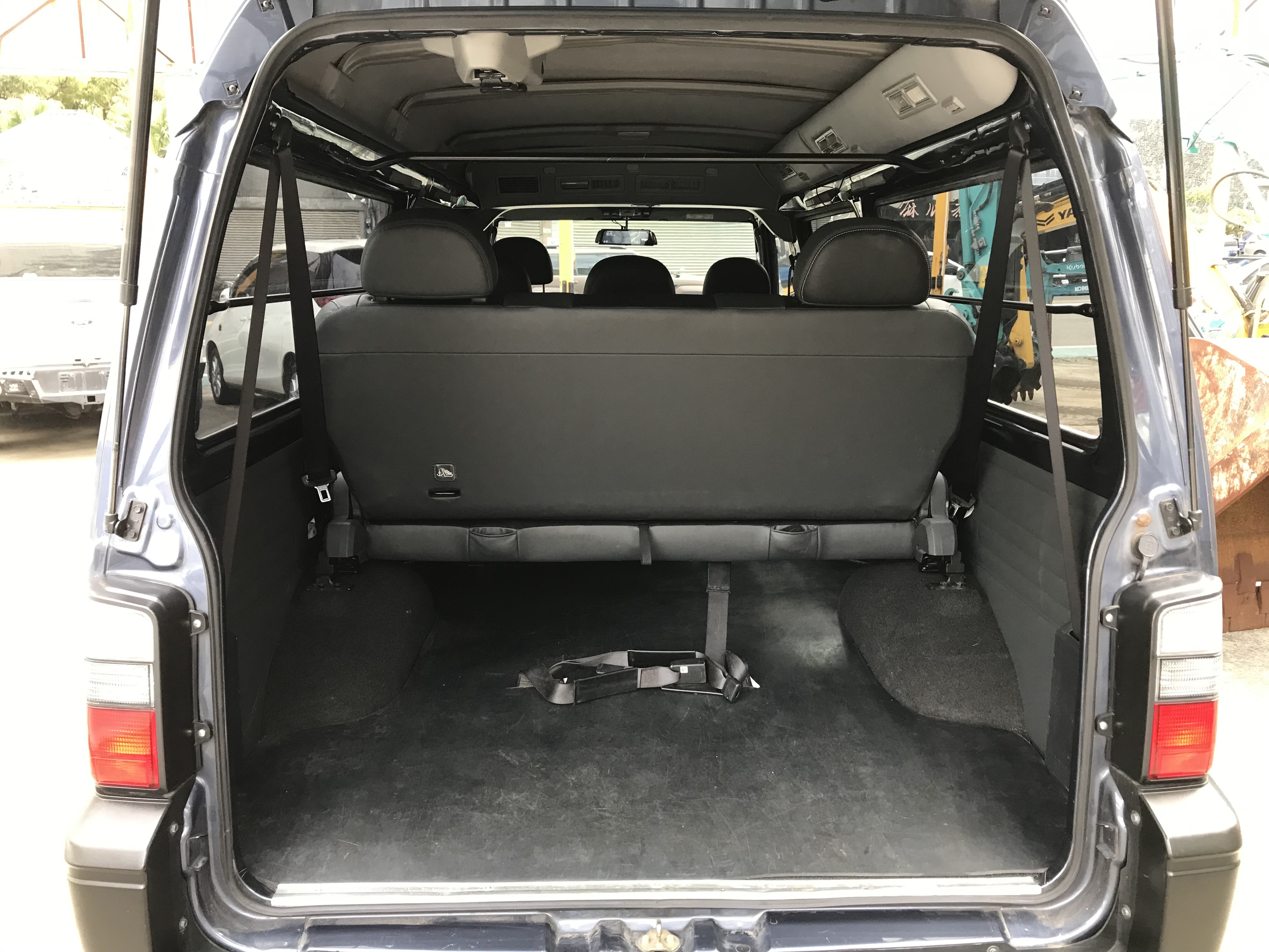 2021 中華 Delica 得利卡 廂車 #8人座 #自排 #僅跑2萬 #一手車 #全車原鈑 #里程保證 #內外如新 ☎服務專線 : 0９80-558-999 LINE ID:Used-Cars 黃文遠  第11張相片