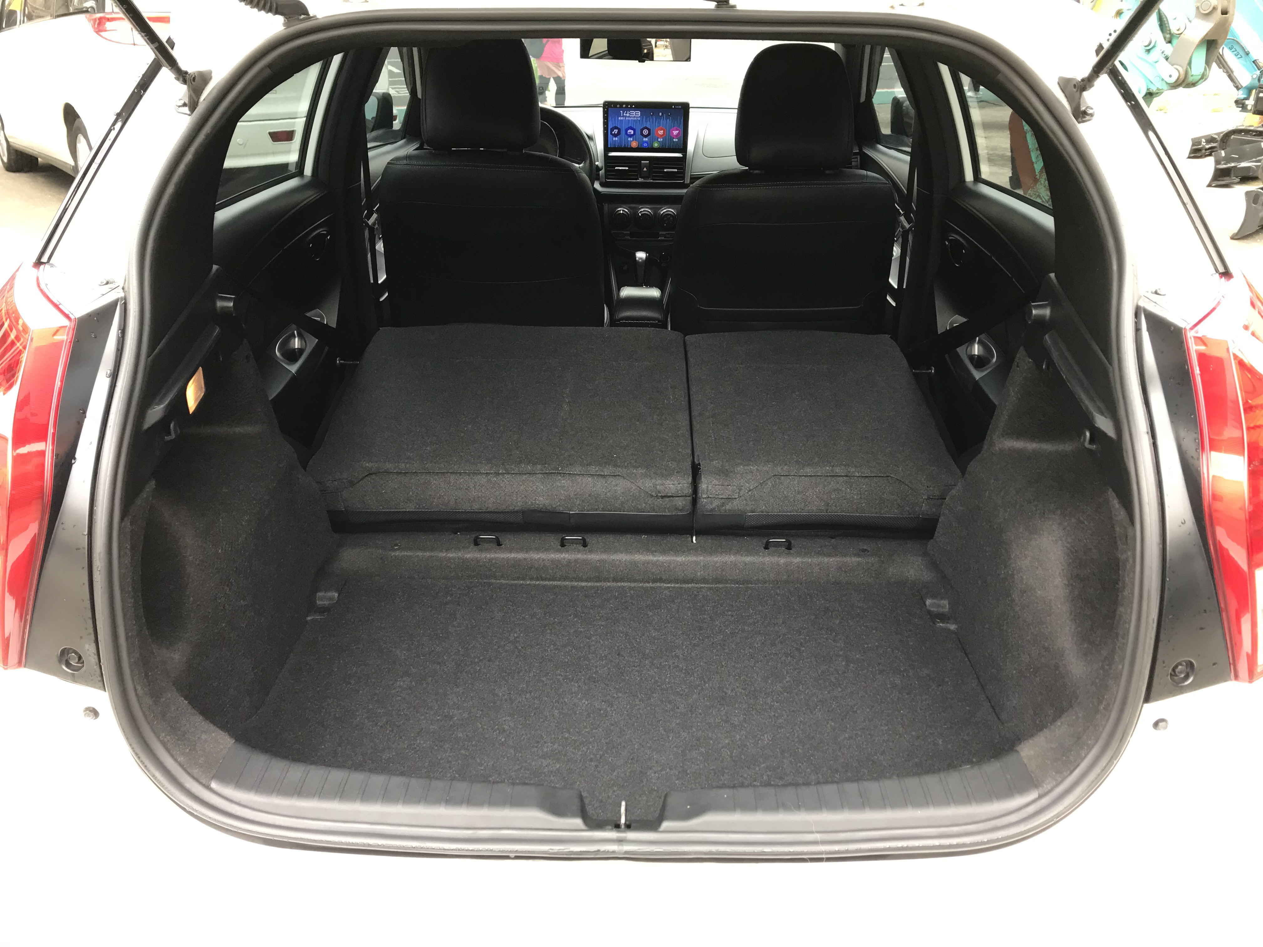 2015 大鴨 Toyota Yaris 1.5 #一手女用車 #安卓機 #空力套件 #國民神車 #省油省稅 #維修保養便宜 請直接來電 ☎ : 0980-558-999 (訊息回覆較慢)  第9張相片