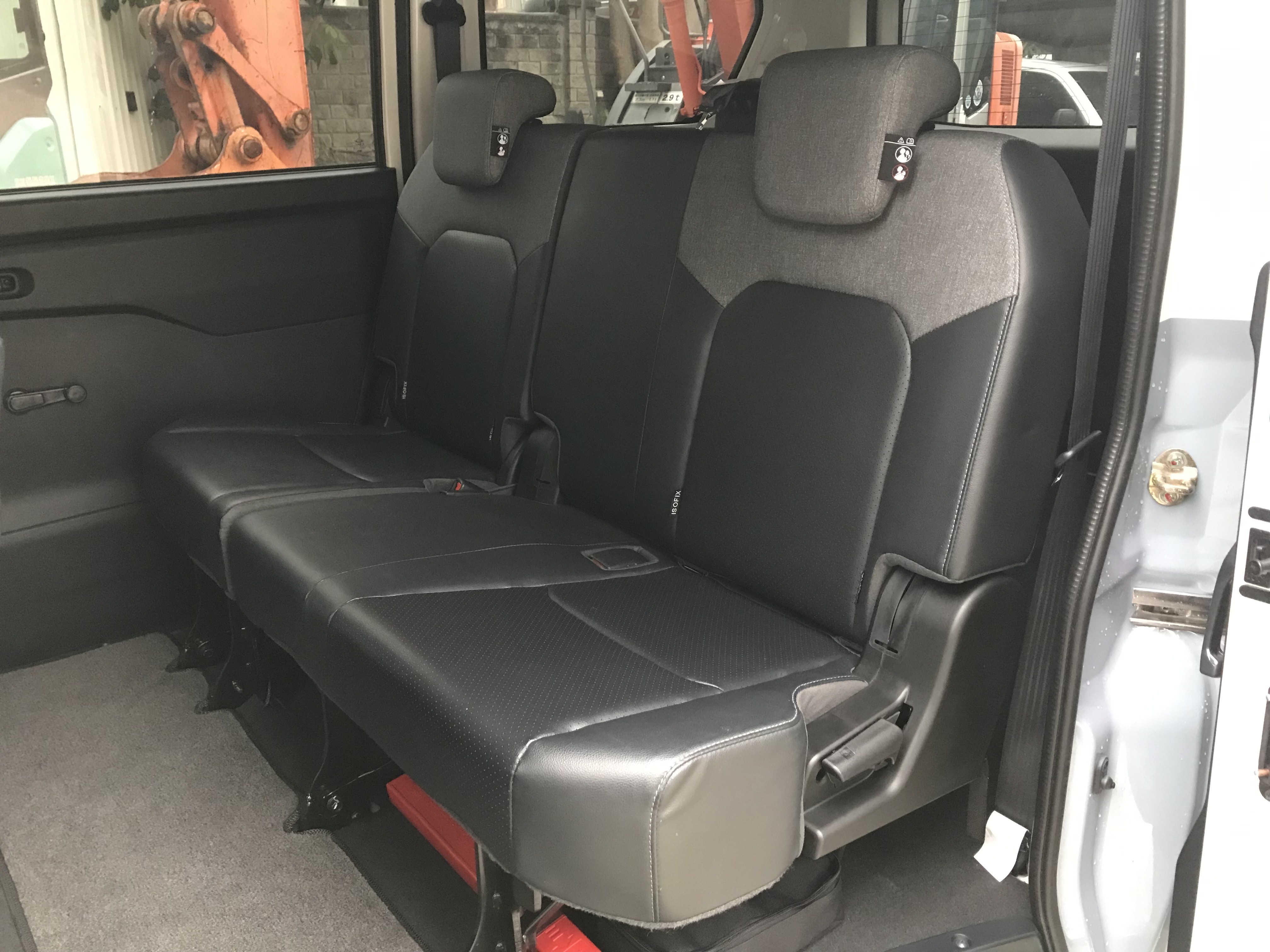 2025 雙色 豪華客車版 中華 CMC J Space 廂型車 #5人座 #自排 #僅跑6千 #一手車 #全速域acc #lka車道置中 #前後行車紀錄器 #倒車顯影 #廣播擴大機 #底盤廣播喇叭 請直接來電 ☎ : 0９80-558-9  第4張相片