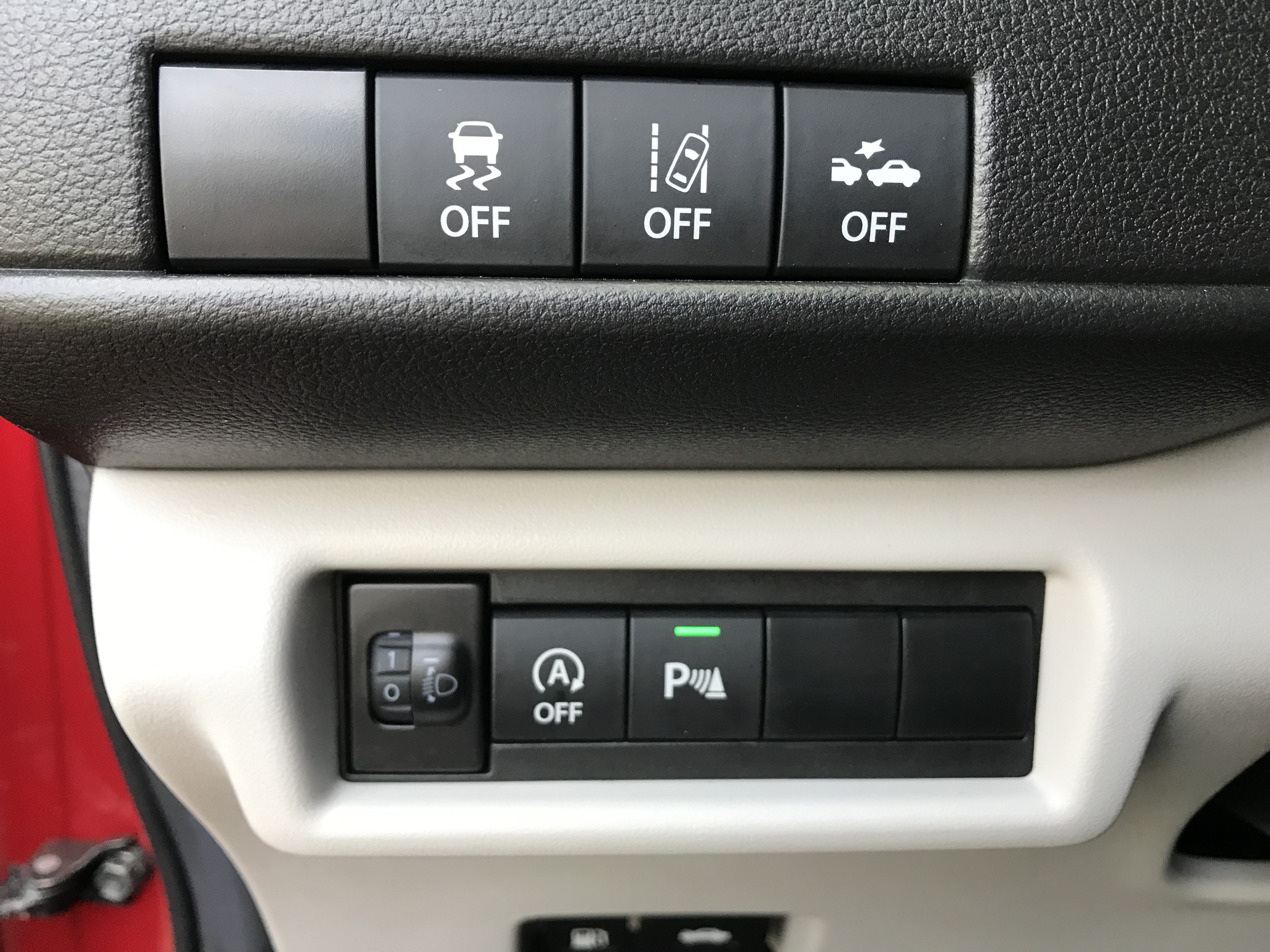 2025年式 Suzuki Swift 1.2 GLX 輕油電 #僅跑1萬 #一手車 #原版件 #原廠保固中 ⭕ACC跟車⭕車道偏離警示⭕盲點偵測 請直接來電 ☎ : 0980-558-999 (訊息回覆較慢)  第6張相片