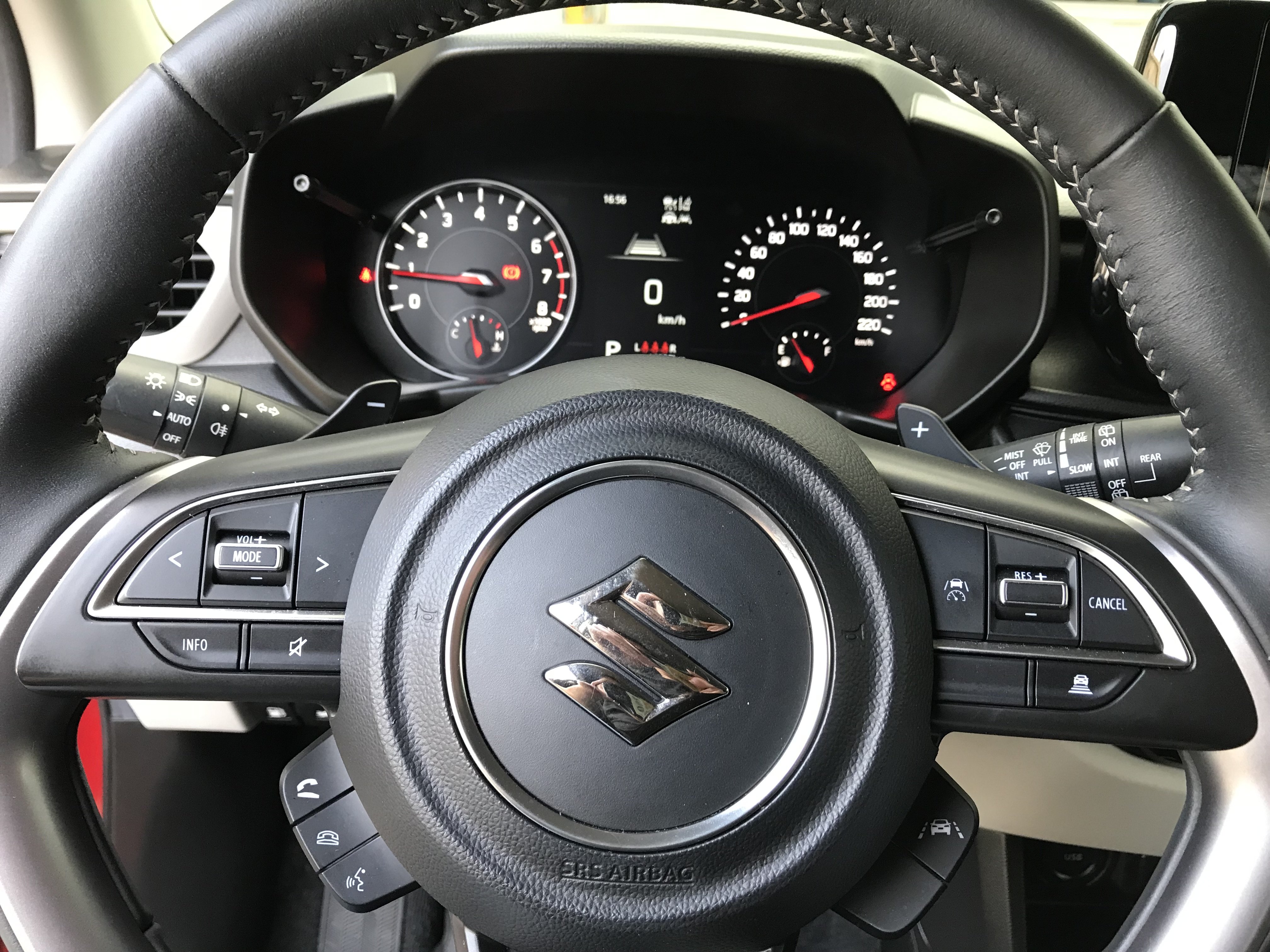 2025年式 Suzuki Swift 1.2 GLX 輕油電 #僅跑1萬 #一手車 #原版件 #原廠保固中 ⭕ACC跟車⭕車道偏離警示⭕盲點偵測 請直接來電 ☎ : 0980-558-999 (訊息回覆較慢)  第7張相片