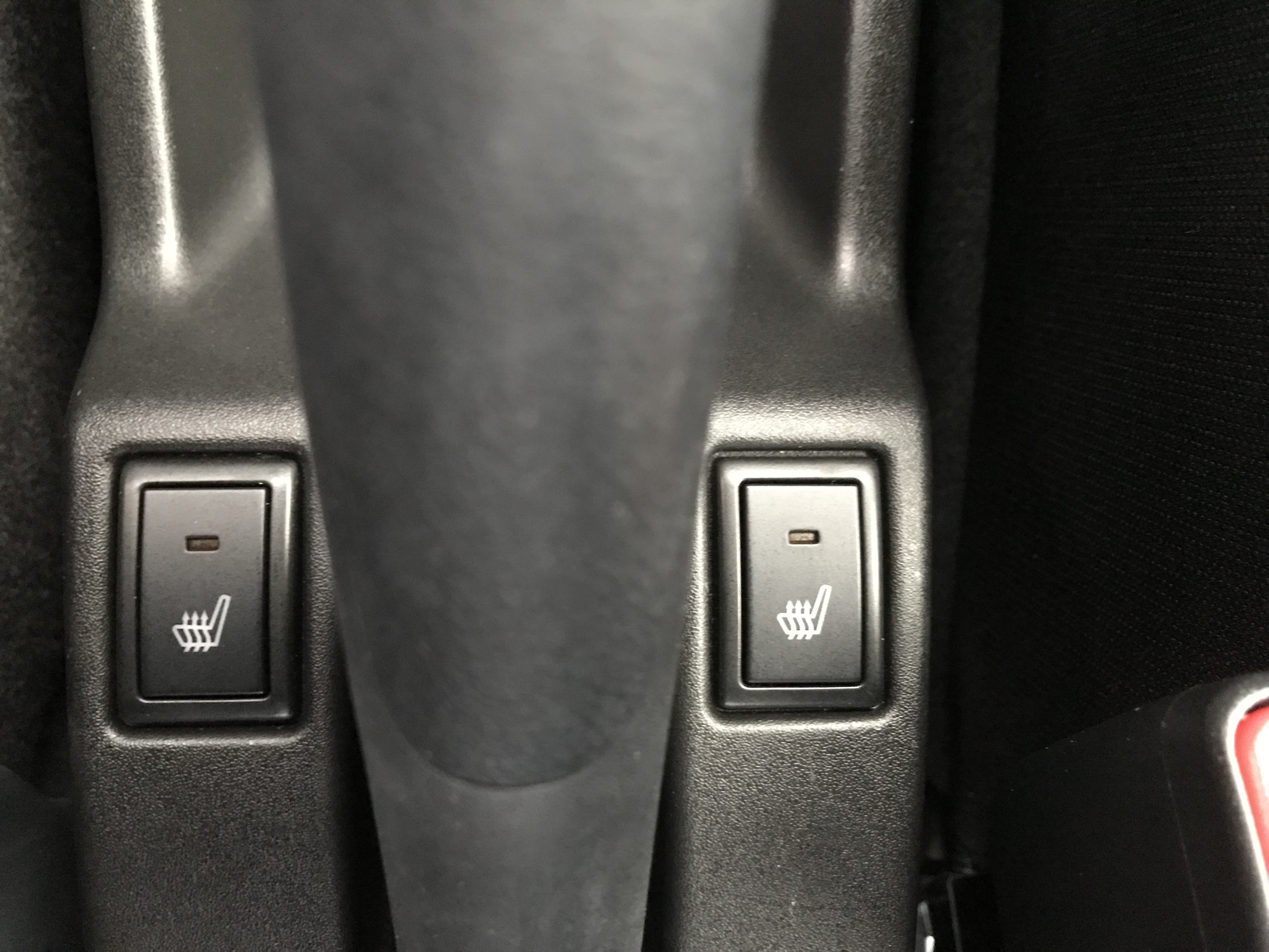 2025年式 Suzuki Swift 1.2 GLX 輕油電 #僅跑1萬 #一手車 #原版件 #原廠保固中 ⭕ACC跟車⭕車道偏離警示⭕盲點偵測 請直接來電 ☎ : 0980-558-999 (訊息回覆較慢)  第9張相片