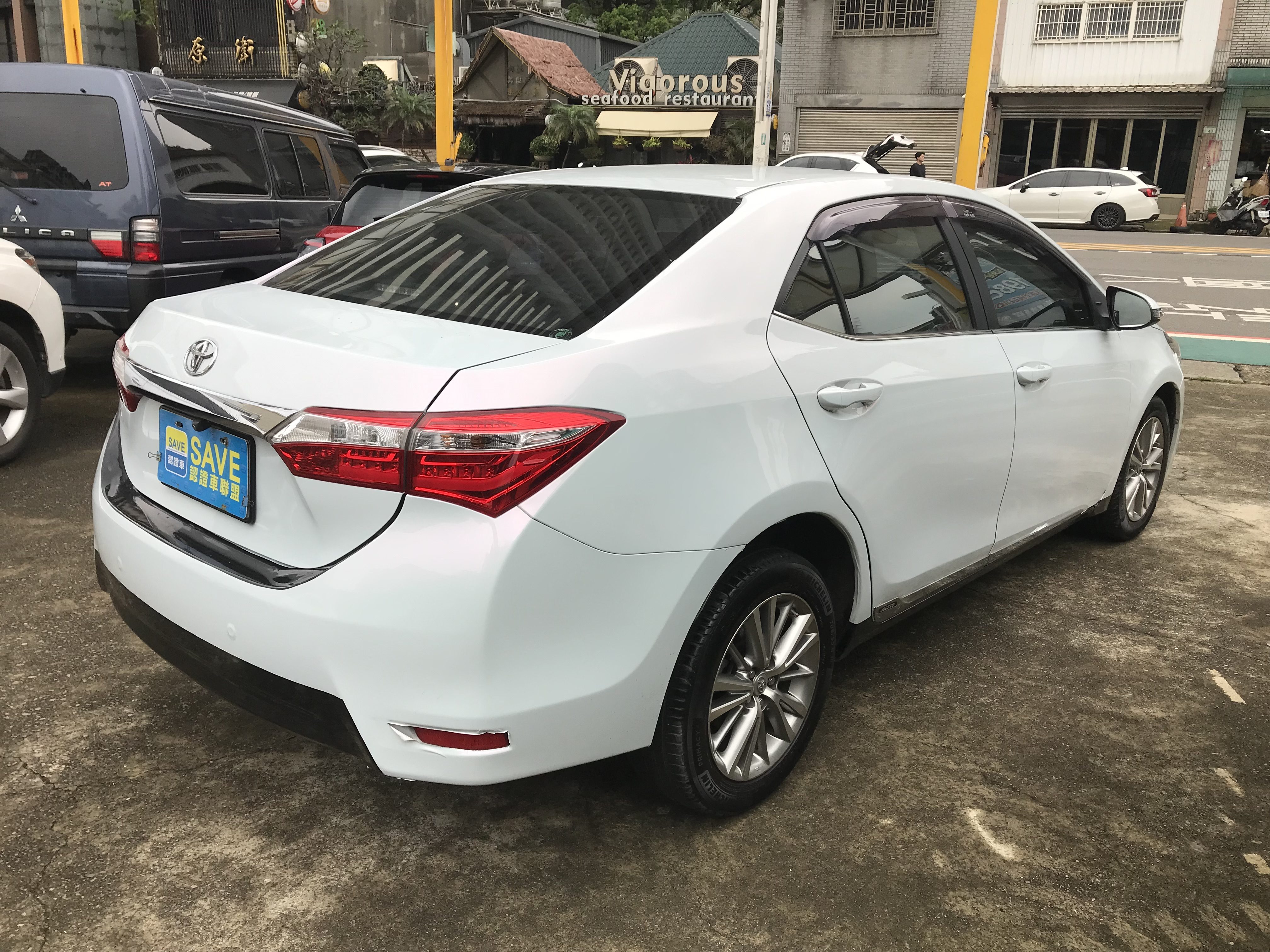 2013 Toyota 豐田 Corolla Altis 阿提斯 1.8 國民神車 #原鈑件 #僅跑14萬 #省油省稅 #維修保養便宜 請直接來電 ☎ : 0９80-558-999 (訊息回覆較慢)  第2張相片