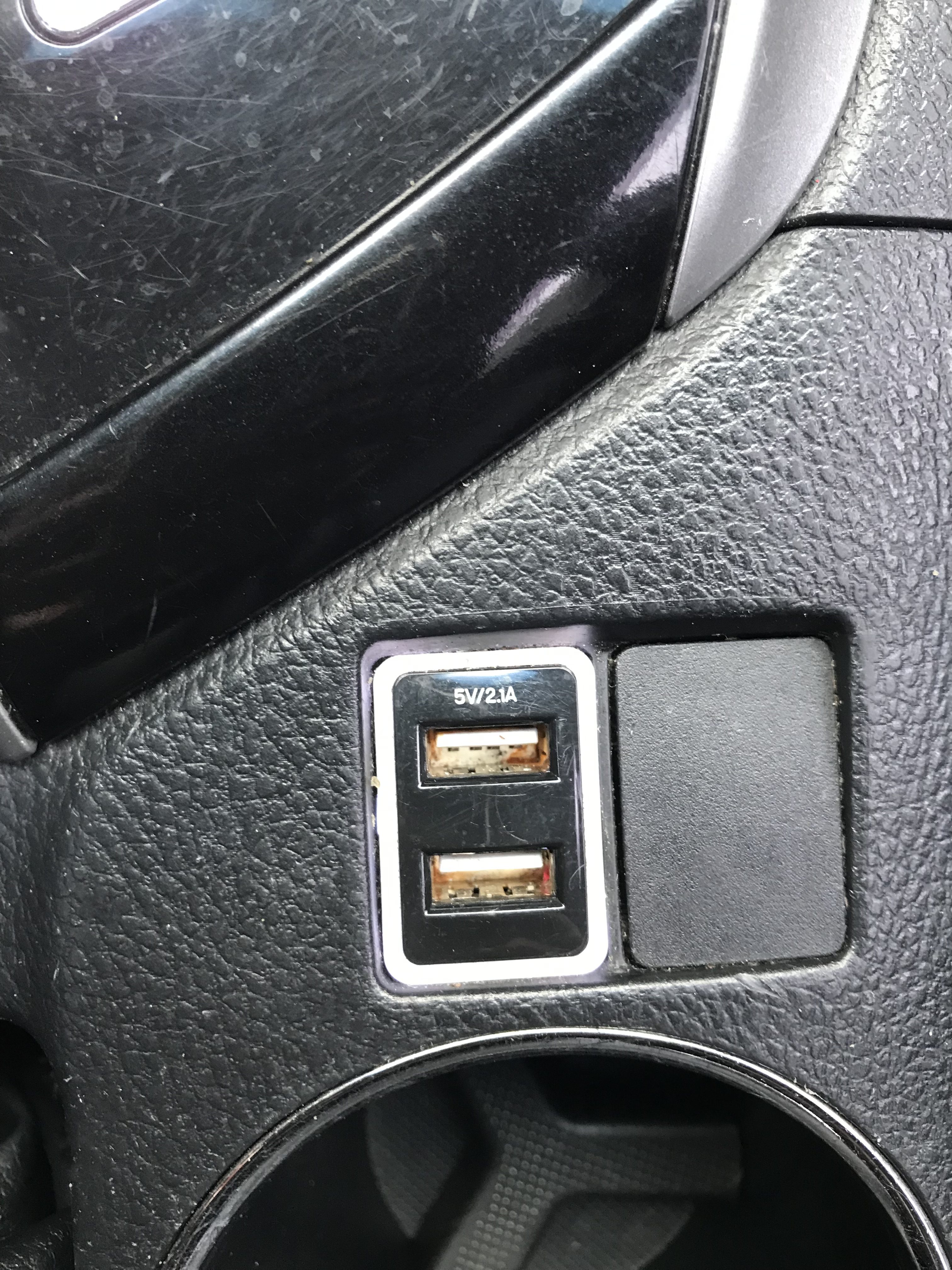 2013 Toyota 豐田 Corolla Altis 阿提斯 1.8 國民神車 #原鈑件 #僅跑14萬 #省油省稅 #維修保養便宜 請直接來電 ☎ : 0９80-558-999 (訊息回覆較慢)  第10張相片