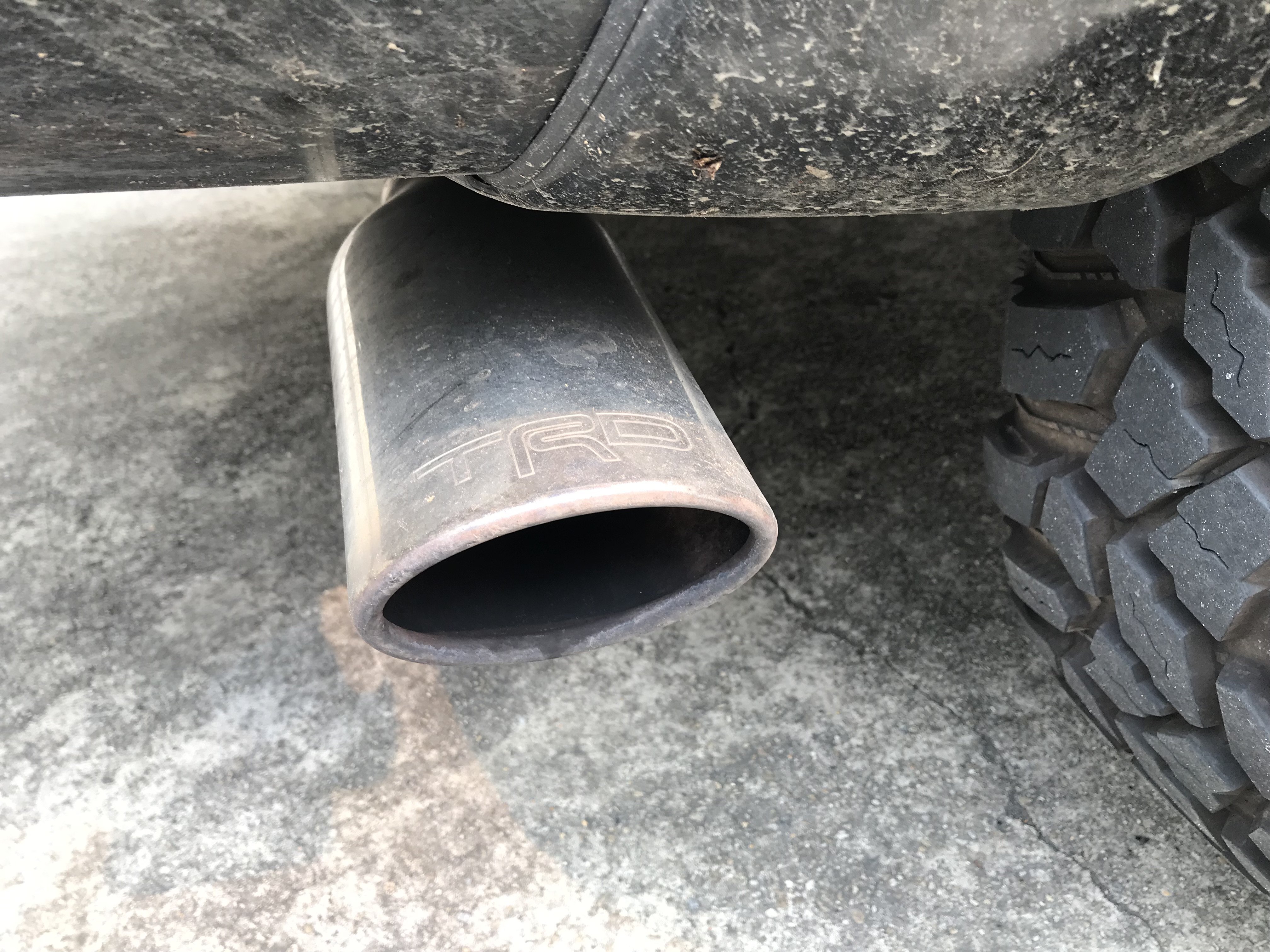 2011 TOYOTA TACOMA 4.0 4X4 Off-Road版 #里程少 #原鈑件 #安卓機 #trd排氣管 #mt胎越野圈 #側踏板 #後廂蓋 #拖車勾 請直接來電 ☎ : 0９80-558-999 (訊息回覆較慢)  第9張相片