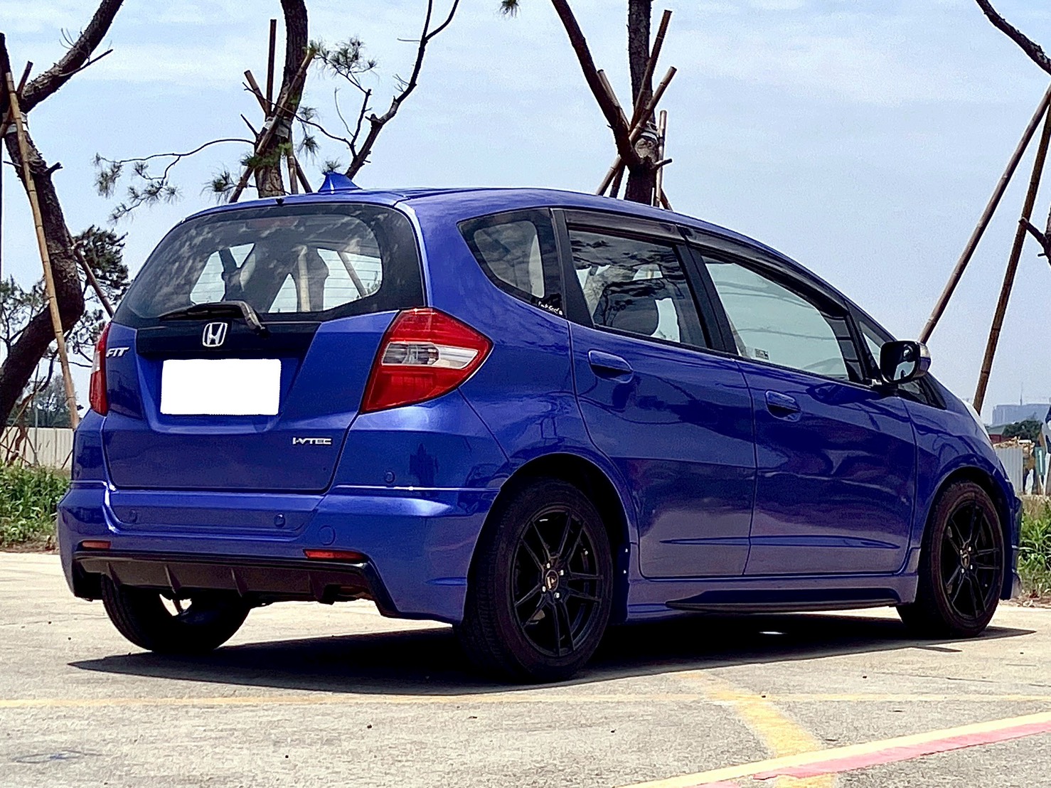 2012 Honda 本田 Fit 1.5 五門掀背小車 #原鈑件 #空力套件 #省油省稅 #維修保養便宜 請直接來電 ☎ : 0９80-558-999 (訊息回覆較慢)  第2張相片