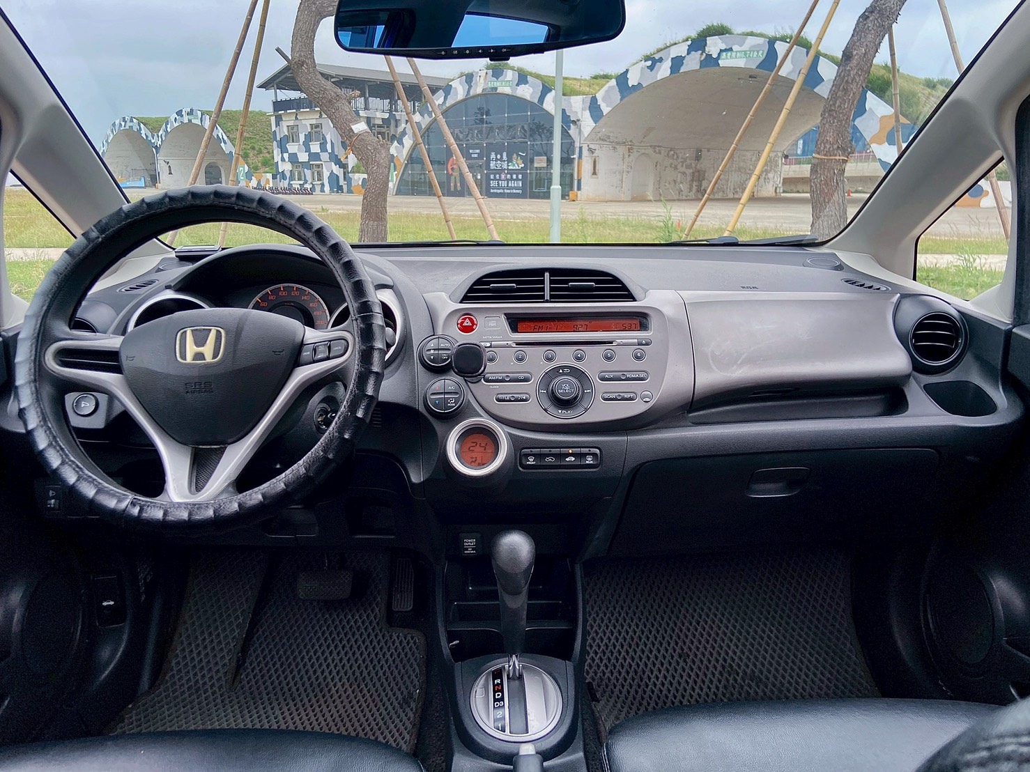 2012 Honda 本田 Fit 1.5 五門掀背小車 #原鈑件 #空力套件 #省油省稅 #維修保養便宜 請直接來電 ☎ : 0９80-558-999 (訊息回覆較慢)  第4張相片