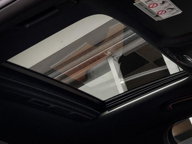 Mercedes-Benz/賓士 E-CLASS  第16張相片