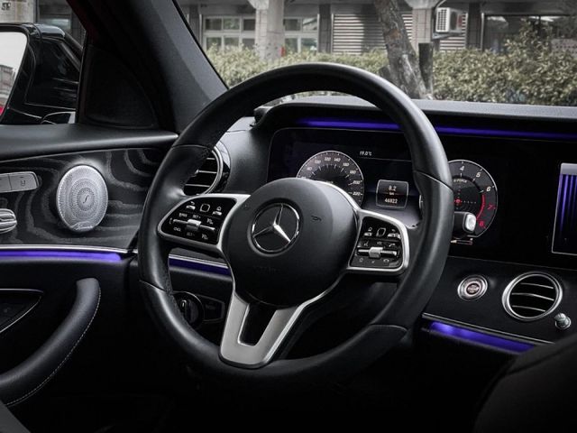 Mercedes-Benz/賓士 E-CLASS  第17張相片