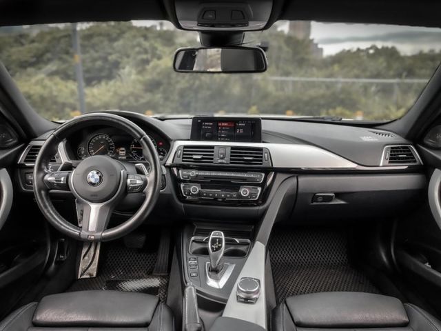 BMW/ 寶馬 320i M Sport  第11張相片
