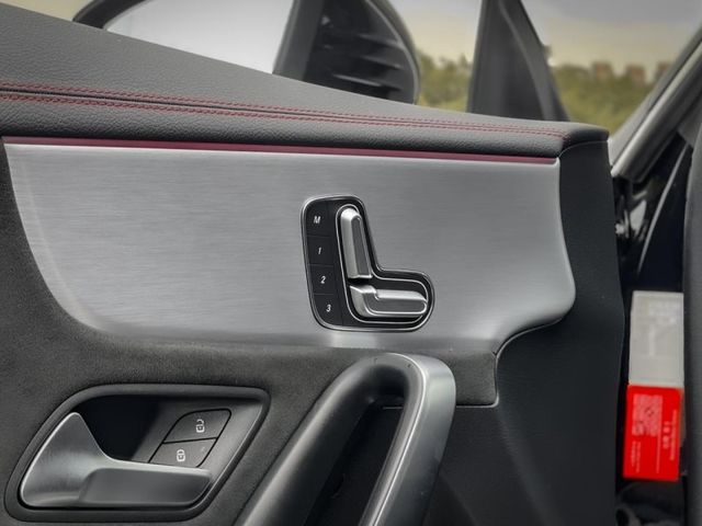 Mercedes-Benz/賓士 CLA35  第12張相片