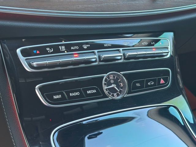 Mercedes-Benz/賓士 E-CLASS  第12張相片