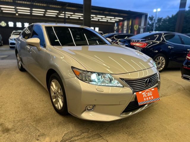 Lexus ES  第4張相片