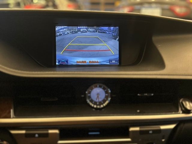 Lexus ES  第13張相片