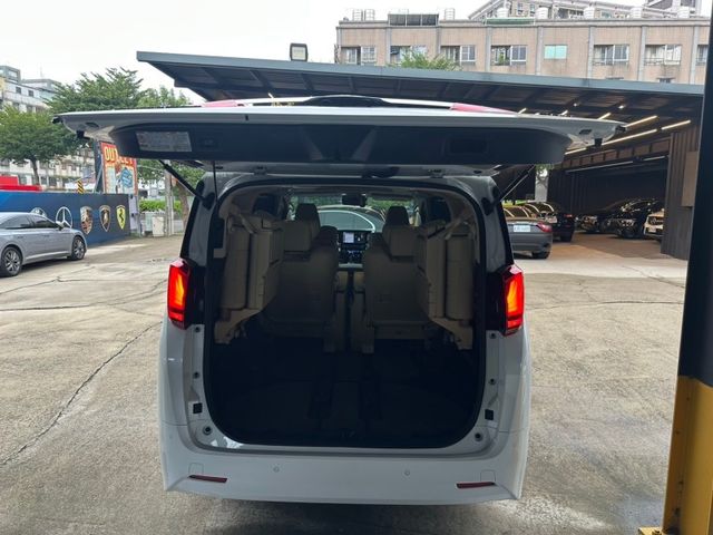 Toyota ALPHARD  第3張相片