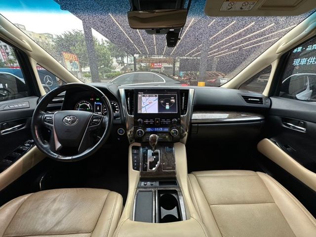 Toyota ALPHARD  第11張相片