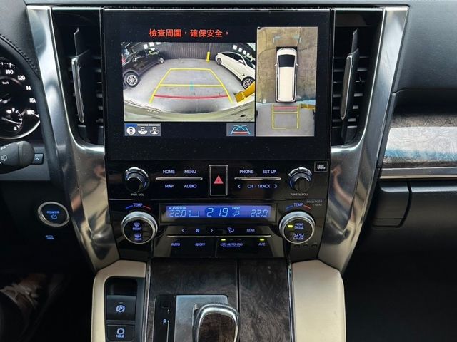 Toyota ALPHARD  第12張相片