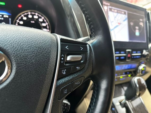 Toyota ALPHARD  第16張相片