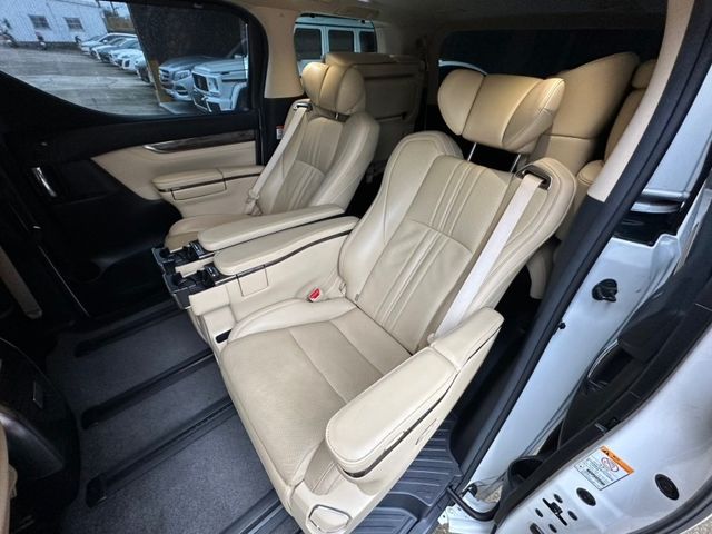 Toyota ALPHARD  第19張相片