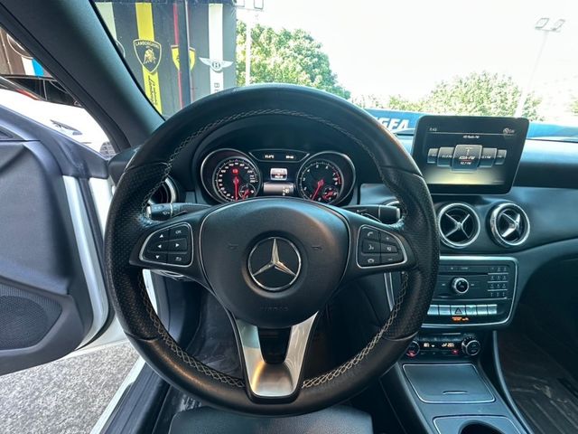 Mercedes-Benz/賓士 CLA250  第14張相片
