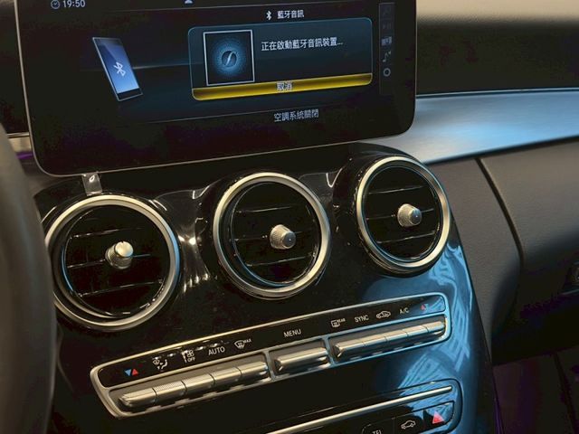 Mercedes-Benz/賓士 C200  第8張相片