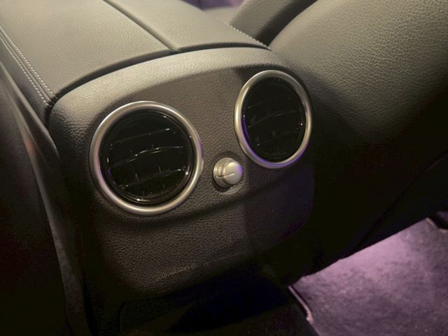 Mercedes-Benz/賓士 C200  第10張相片