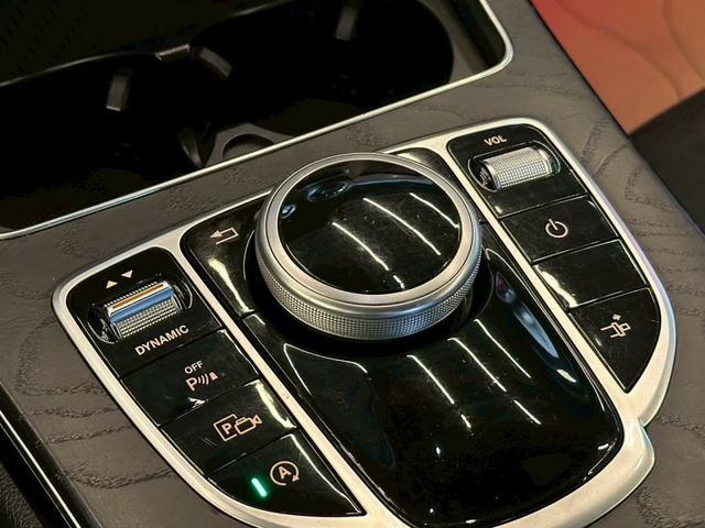 Mercedes-Benz/賓士 C300  第8張相片