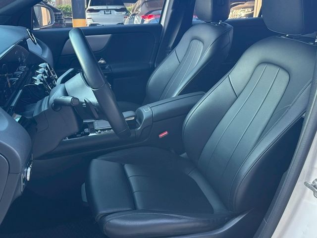 Mercedes-Benz/賓士 GLA180  第6張相片