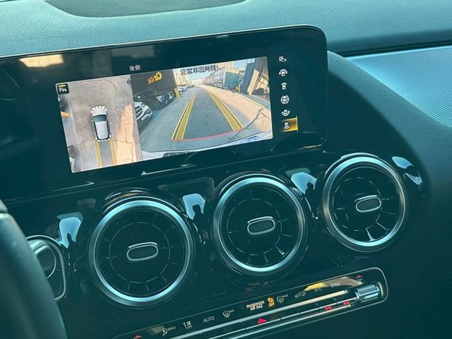 Mercedes-Benz/賓士 GLA180  第8張相片