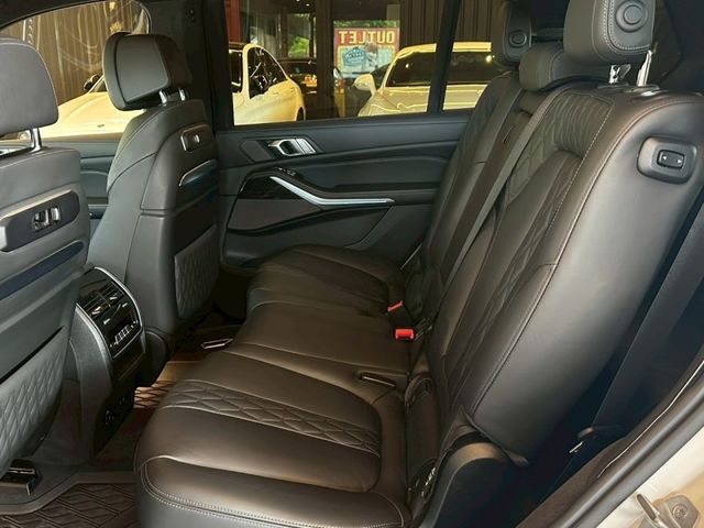 BMW/ 寶馬 X7  第13張相片