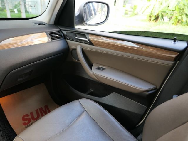 1年僅跑1.2萬公里，SUM+YES雙認證，配備滿滿，車主很顧車，整個就是新車的氣氛，包你一看就喜歡~  第13張相片