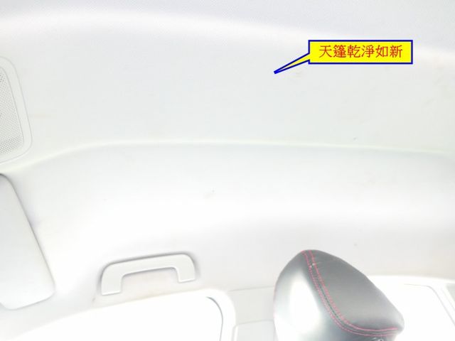 1年僅跑1萬，SUM+YES雙認證，內裝乾淨，配備滿滿，漂亮好車，包您一看就喜歡~  第17張相片