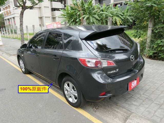 1年僅跑1萬，SUM+YES雙認證，100%原鈑件，售後SUM全台保固，已裝最新型安卓機影音組，內裝乾淨，漂亮好車~  第4張相片
