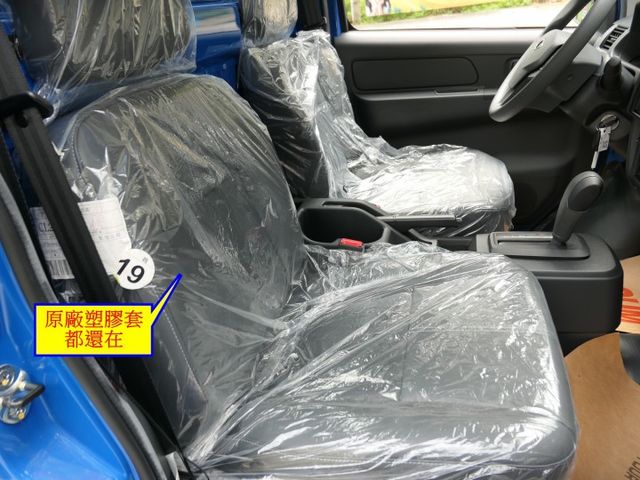 2023年/5月出廠，自排，100%原鈑件，就是新車，閉鎖期已過，可以馬上過戶，全台原廠保固，買到賺到~  第12張相片