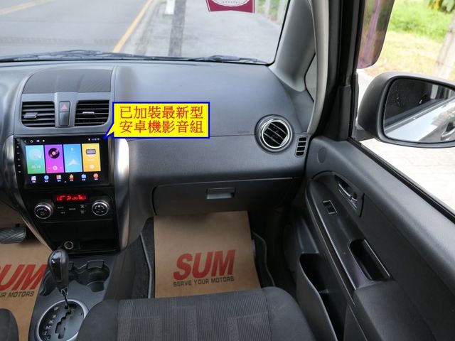 1年僅跑1.4萬，SUM+YES雙認證，已加裝最新型安卓機影音組，9成新輪胎，內裝乾淨，漂亮好車~  第12張相片